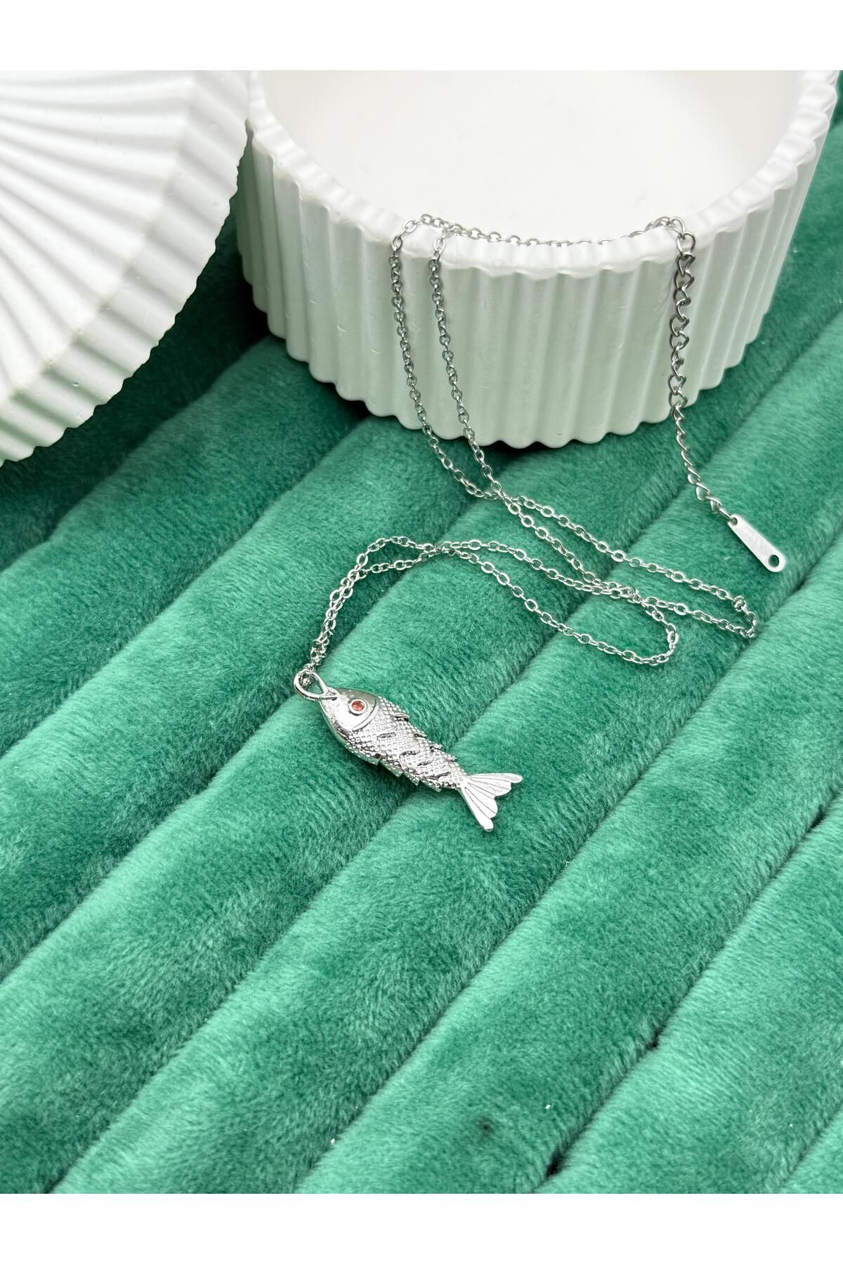 ilvesa shop Yeni Sezon Kararmaz Hareketli Balık Gümüş Renk Çelik Kolye