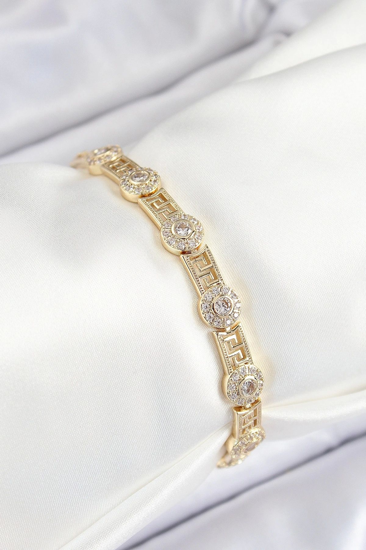 luz&pos Pirinç Greg Model Zirkon Taşlı Gold Renk VİP Seri Kadın Bileklik