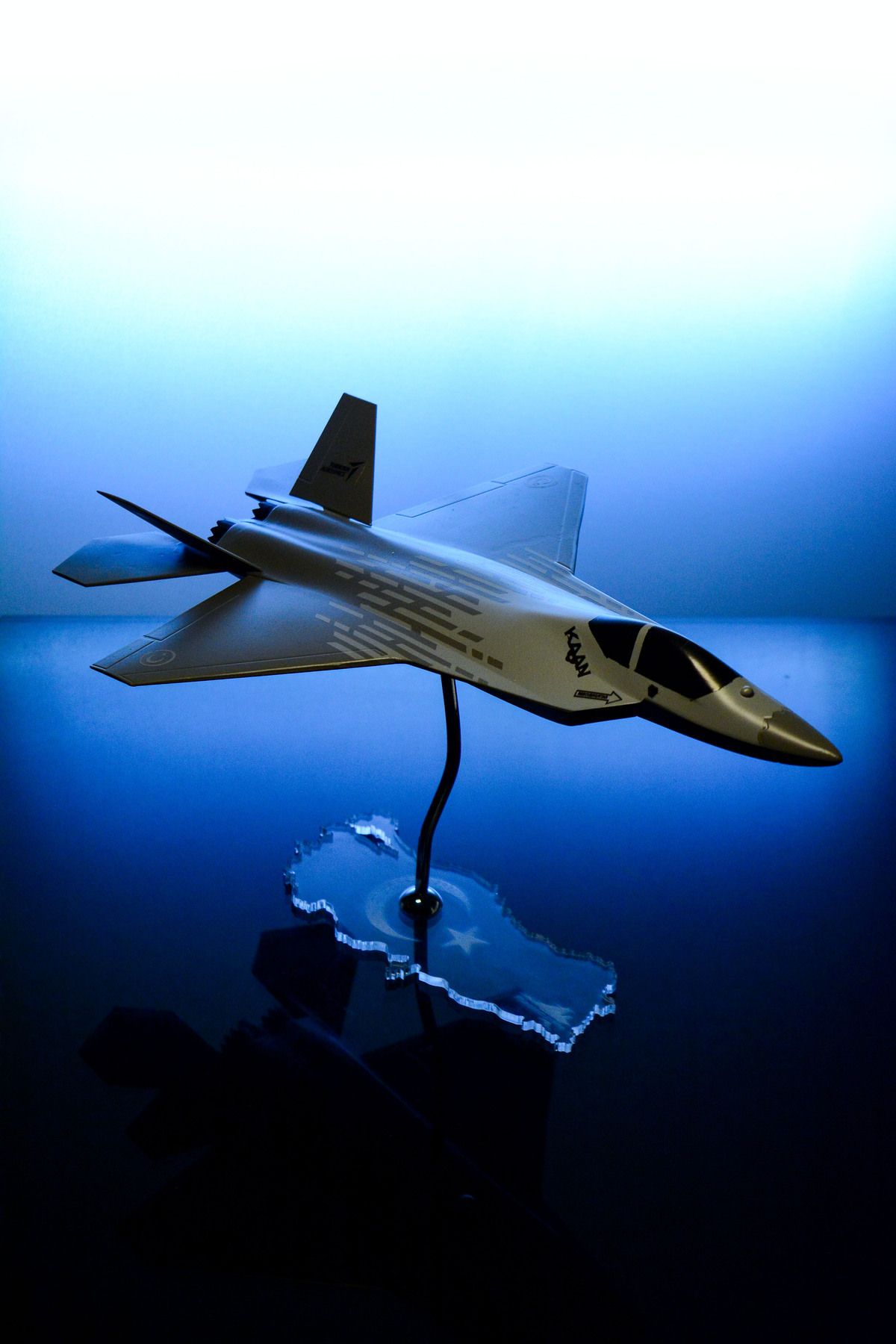 DEKORANLA Gri 1/48 Ölçekli Savaş Uçağı Modeli Dekoratif Figür Koleksiyon Parçası