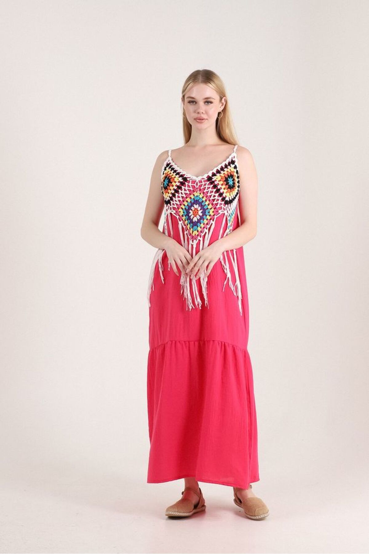 Castivo Fashion Saçak Detaylı Renkli Örgü Askılı Maxi Elbise