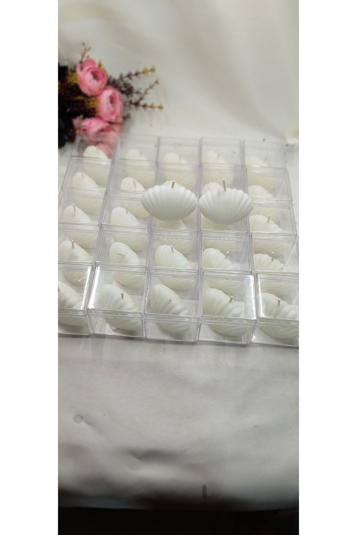 DEKORANLA Beyaz 25 adet midye mum, 5x5 cm, mika kutu, düğün ve nişan davetleri için