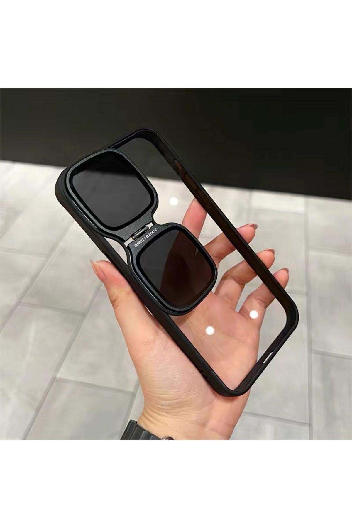EDELFU iPhone 15 Metal Kamera Korumalı Gözlüklü Koruyucu Sararmaz Yanları Siyah Silikon Kılıf