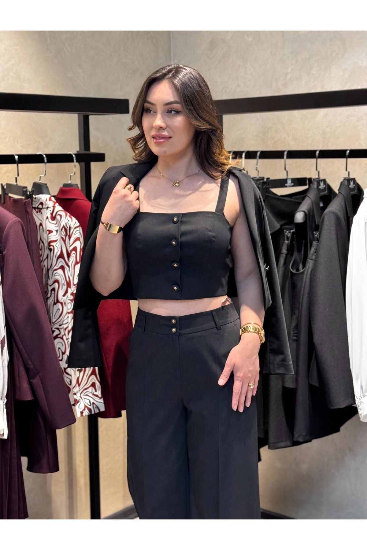 Merkür Kadın Siyah Üçlü Takım – Crop Blazer Ceket, Düğmeli Büstiyer ve Yüksek Bel Palazzo Pantolon