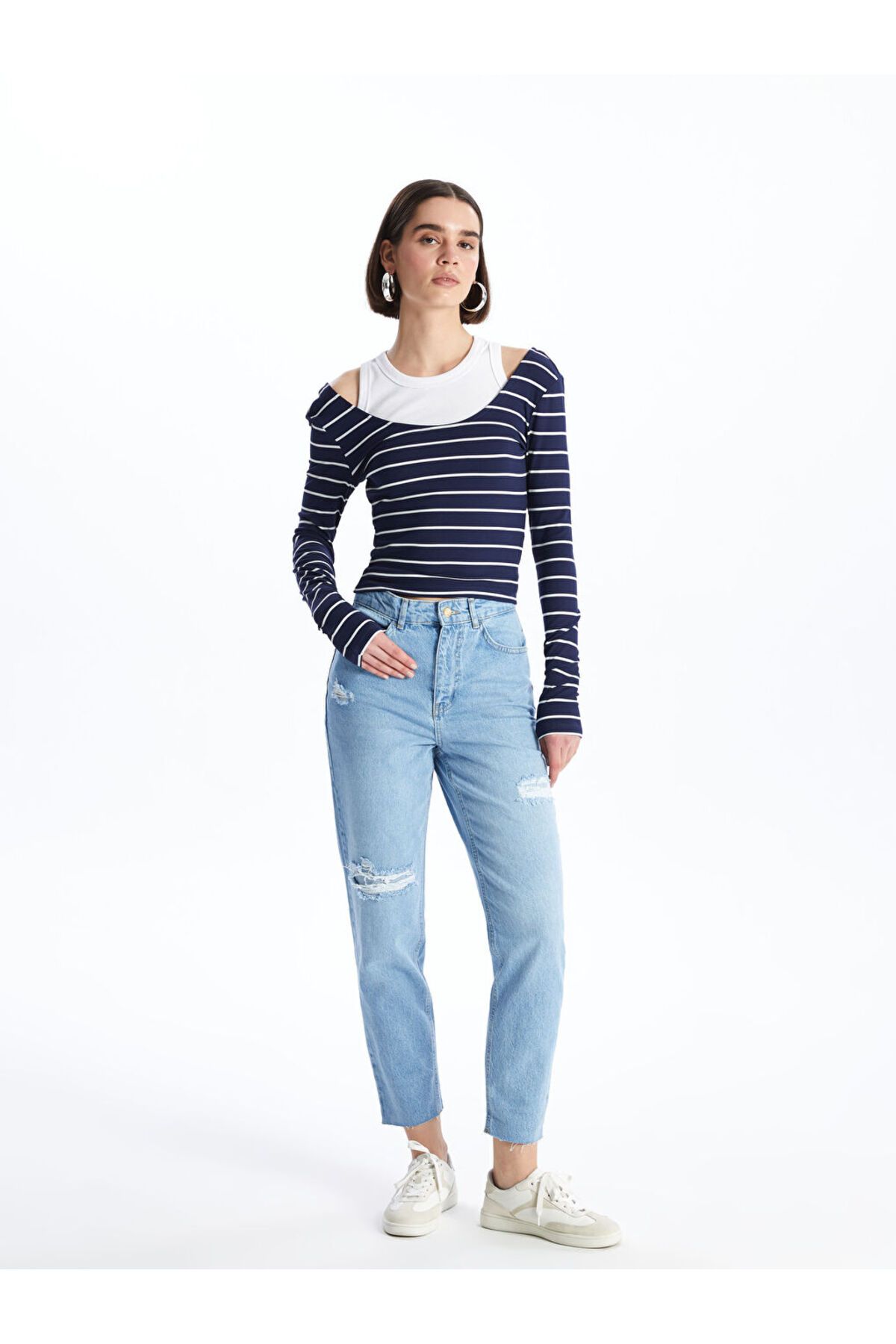 LC Waikiki Mom Fit Yırtık Detaylı Kadın Jean Pantolon