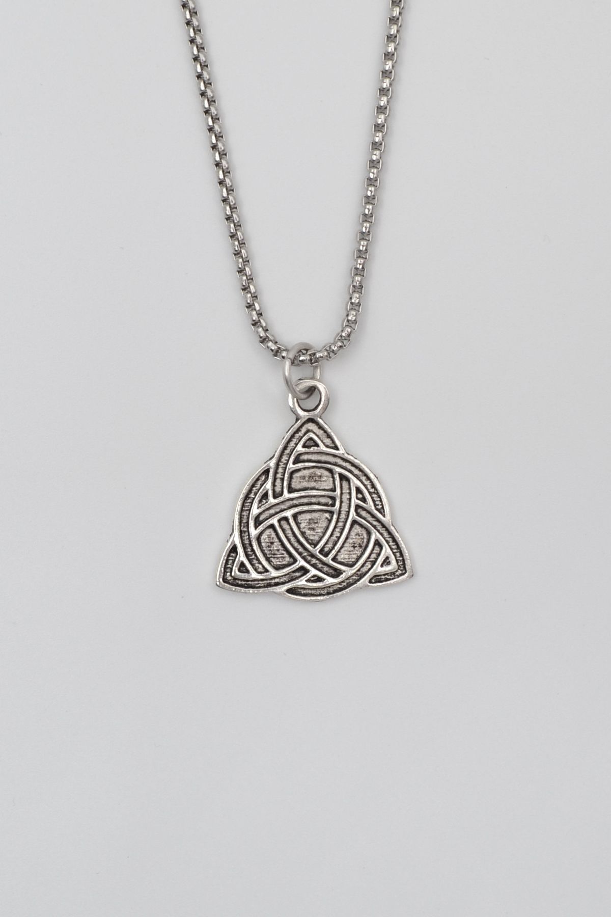 Bu Farklı Triquetra - Kelt Düğümü Örme Zincir Kolye - Antik Gümüş Kaplama - Kadın Erkek - 60 cm