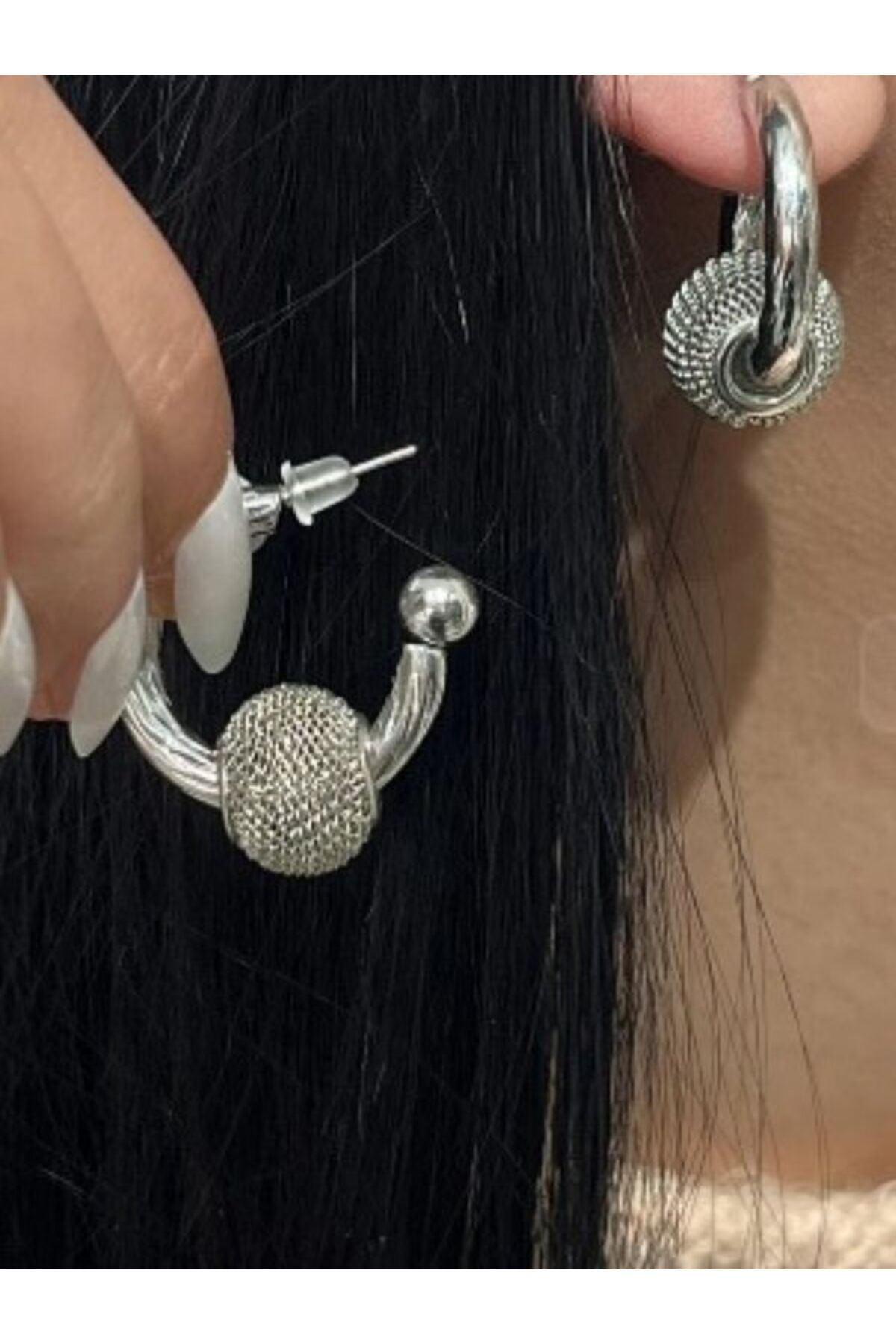 Eyelashes Silver Kafes Top Geçirillmiş Halka Çelik Küpe