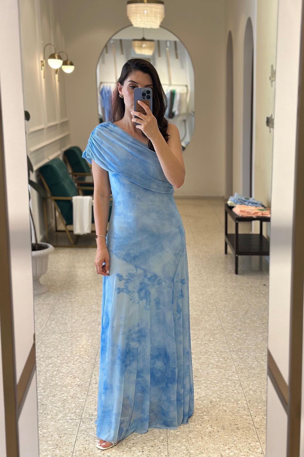 Unique Boutique Mavi Tek Omuz Şifon Maxi Elbise