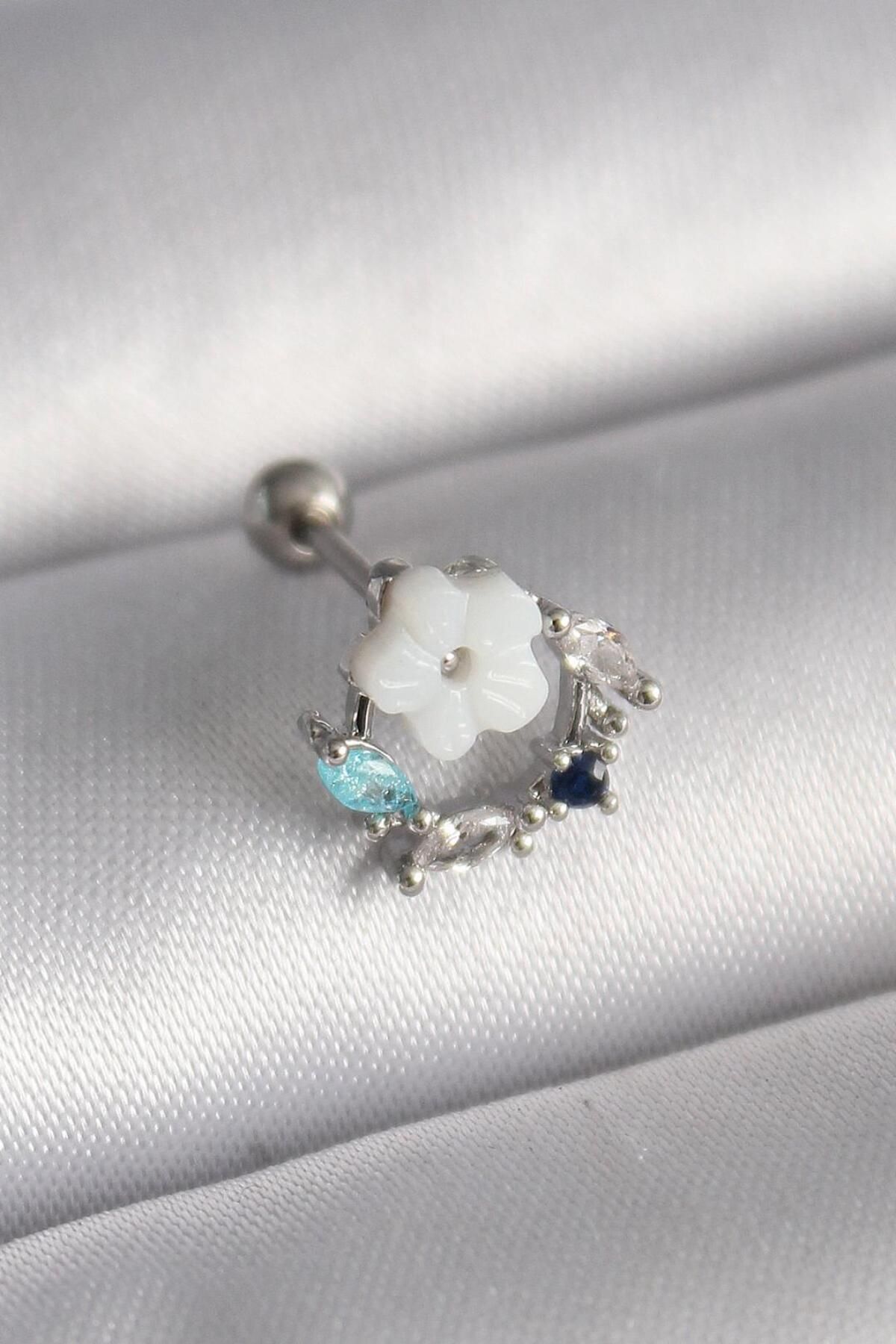 AfraBeauty 316L Çelik Gümüş Renk Zirkon Taş Detay Beyaz Çiçek Model Tragus Piercing