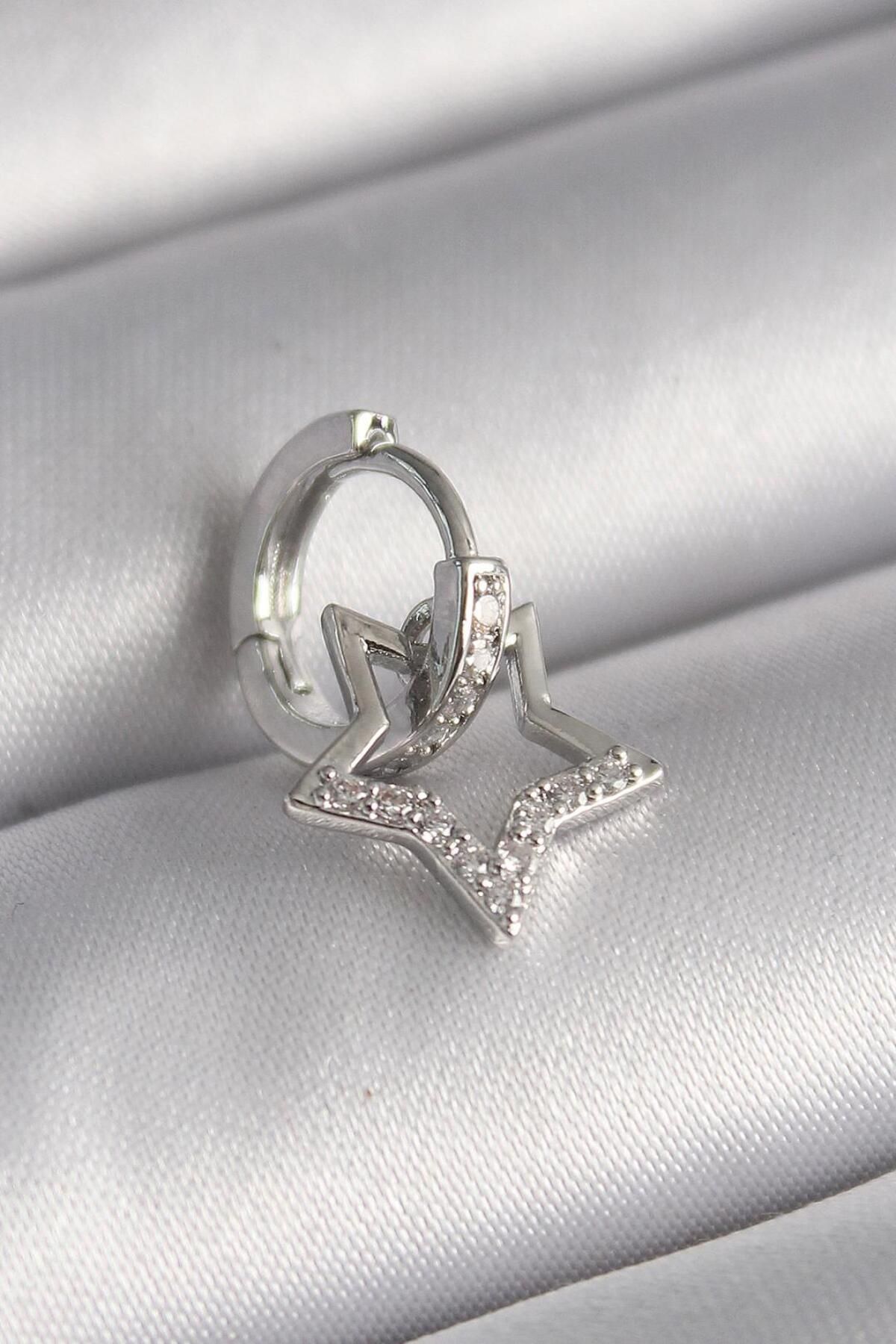 AfraBeauty 316L Çelik Gümüş Renk Zirkon Taşlı Sallantı Yıldız Model Tragus Piercing