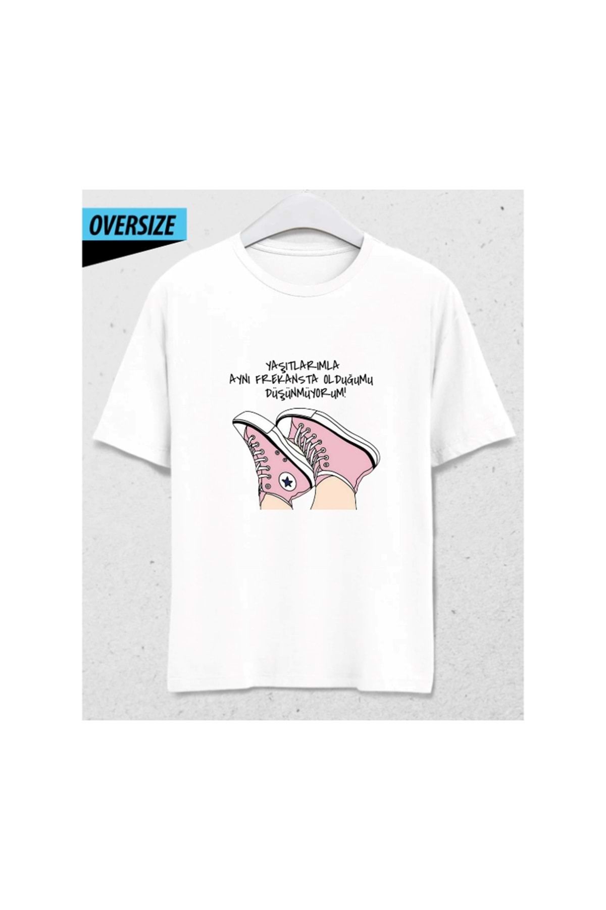 HENA DİZAYN Farklı Frekans Oversize T-Shirt – Tarzı da Düşüncesi de Özgün Beyaz