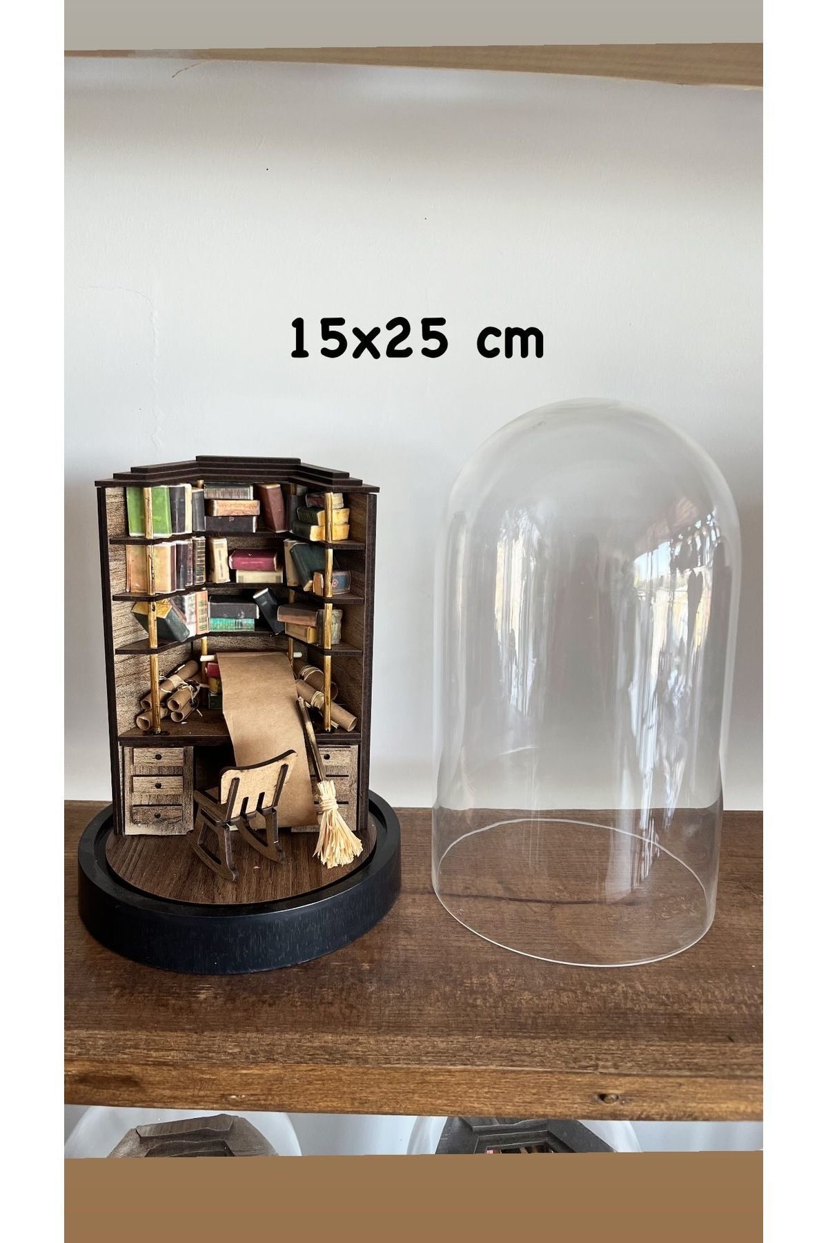 DEKORANLA Küçük Ahşap Kitaplık 15x25cm Cam Fanuslu, Şık ve Hafif Dekorasyon Parçası