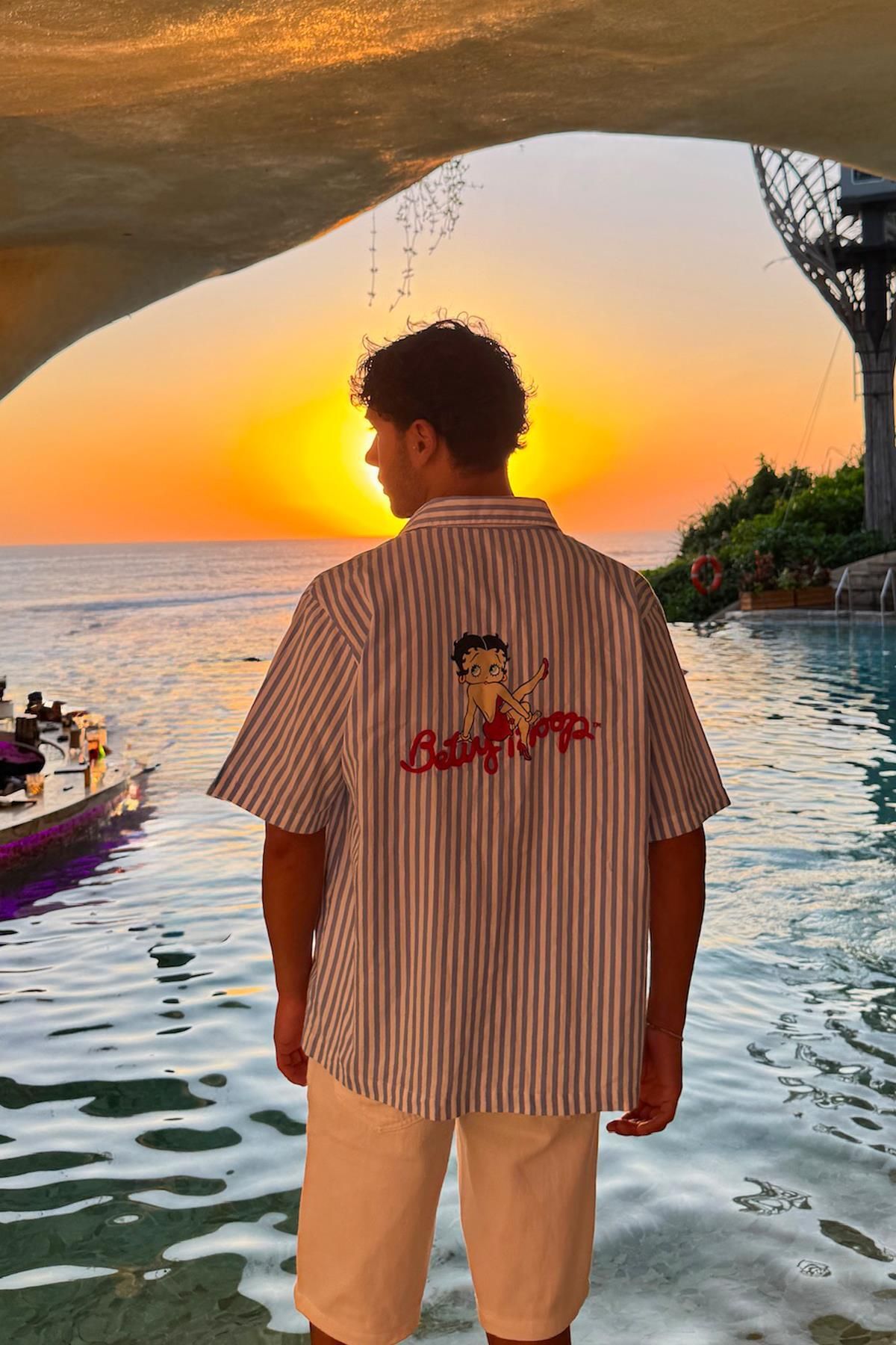 Flaw Wear Retro Nakışlı Çizgili Mavi Kısa Kol Gömlek