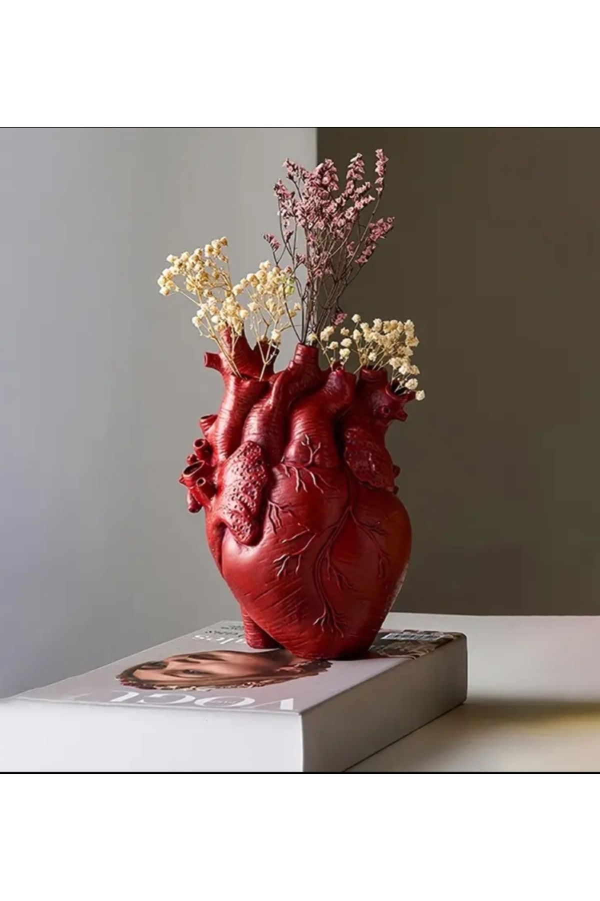 DEKORANLA Kırmızı anatomik kalp dekoratif vazo, şık ve zarif tasarım (16.5x11cm)