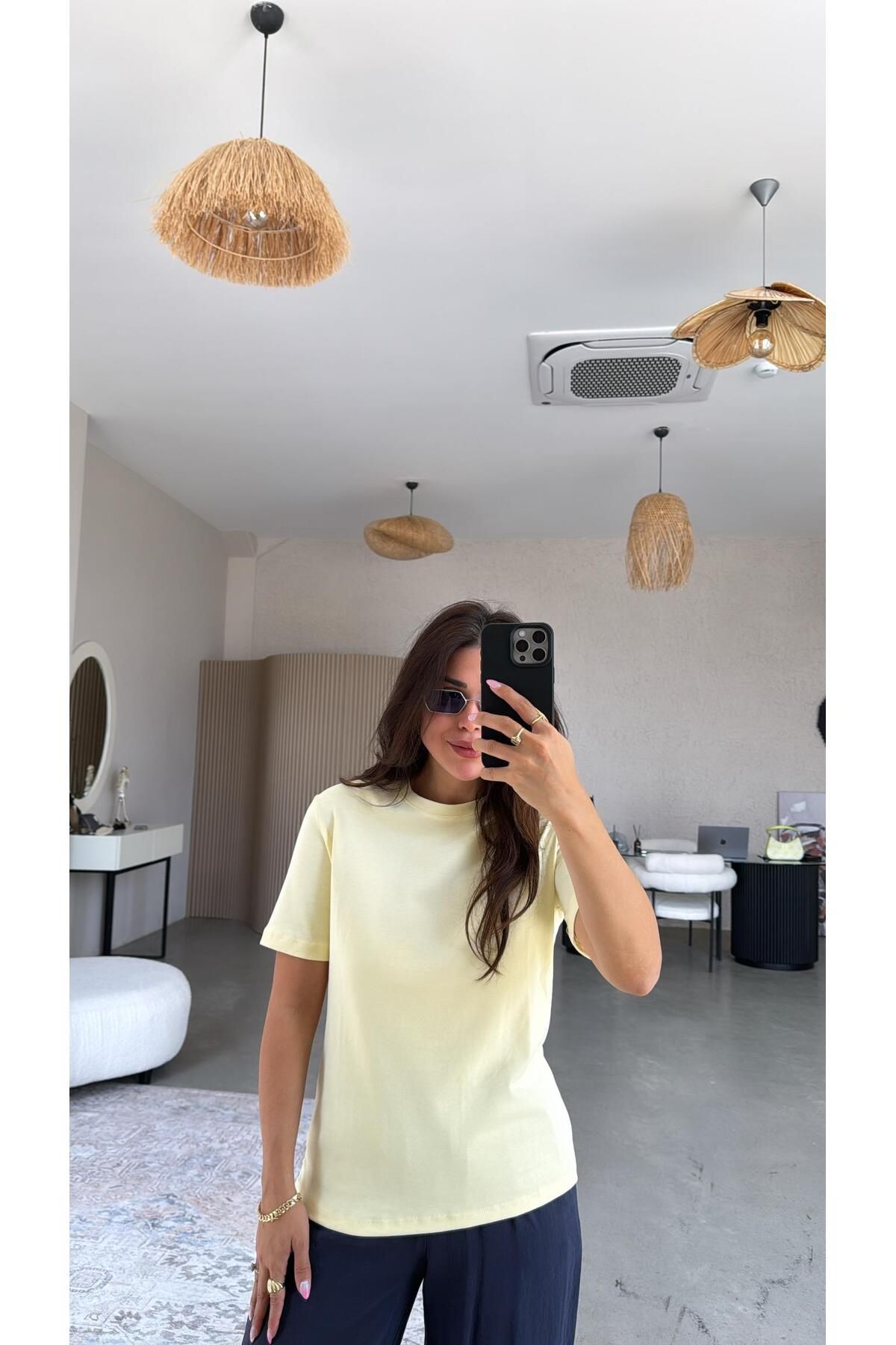 Buket Teke Sarı Massi Tshirt