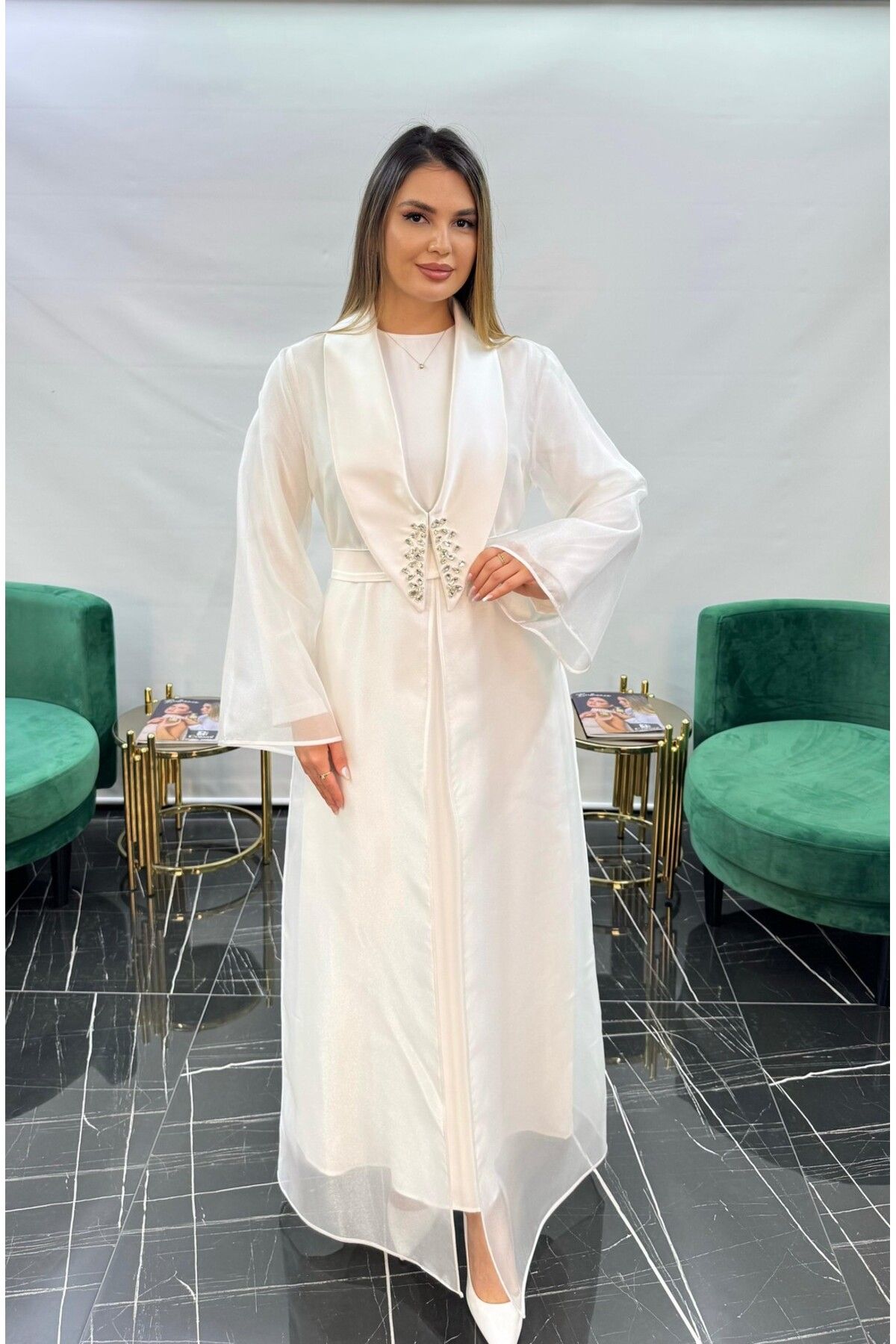 White Corner 3255 KRİSTAL TAŞ İŞLEMELİ ORGANZE ABAYA