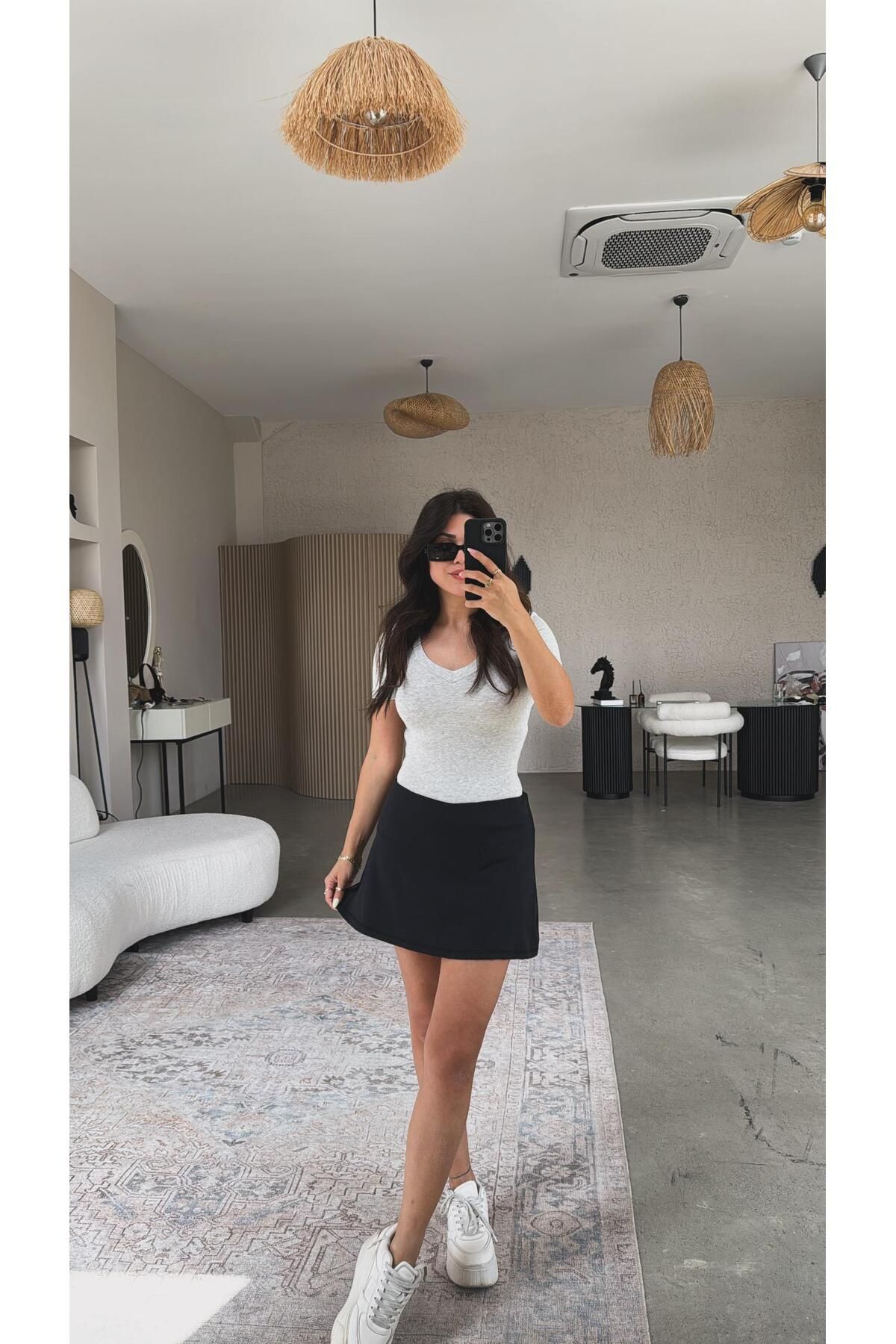Buket Teke Siyah Basic Şort Etek