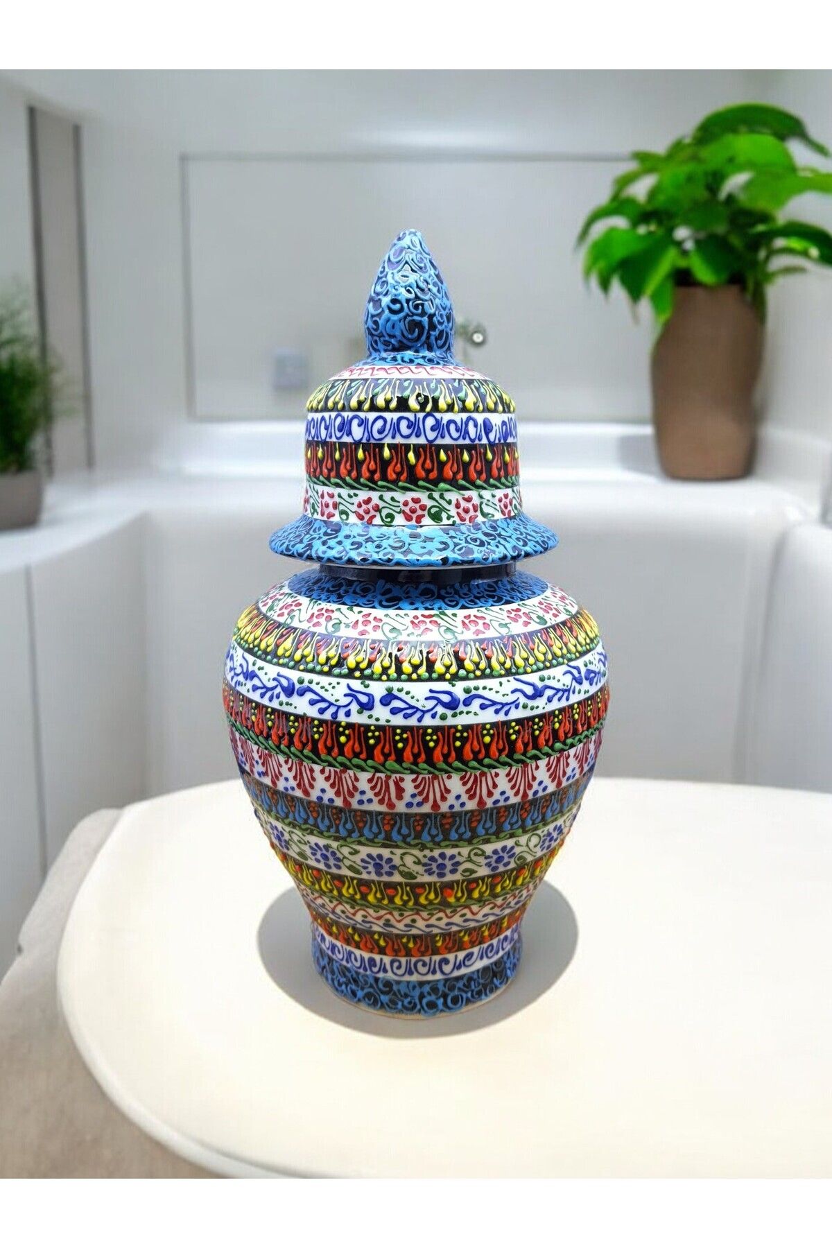 DEKORANLA El Yapımı Siyah-Beyaz Otantik Desenli Klasik Çini Vazo (27 cm)