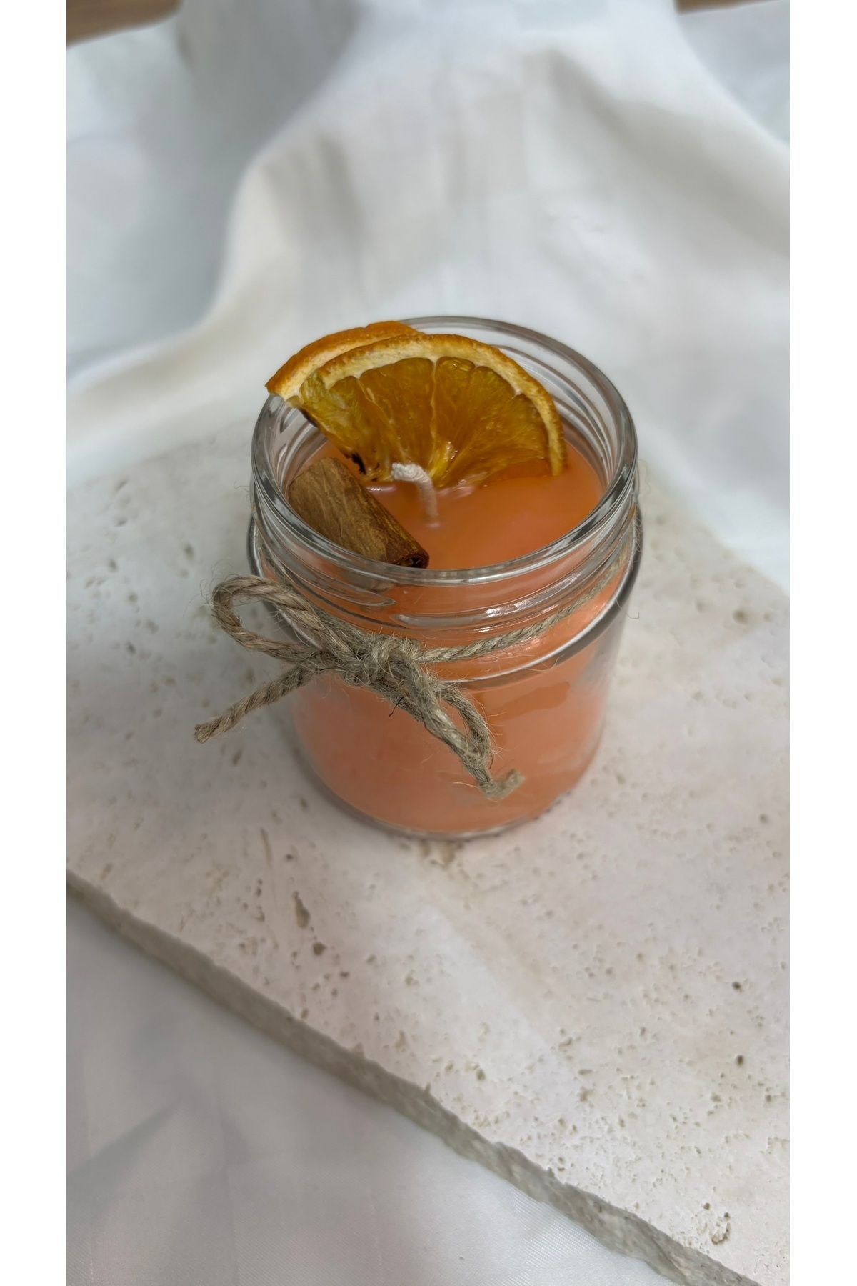 Artiscent Doğal Portakal Kokulu Mum – Tarçın ve Narenciye Aromalı Dekoratif Kavanoz Mum