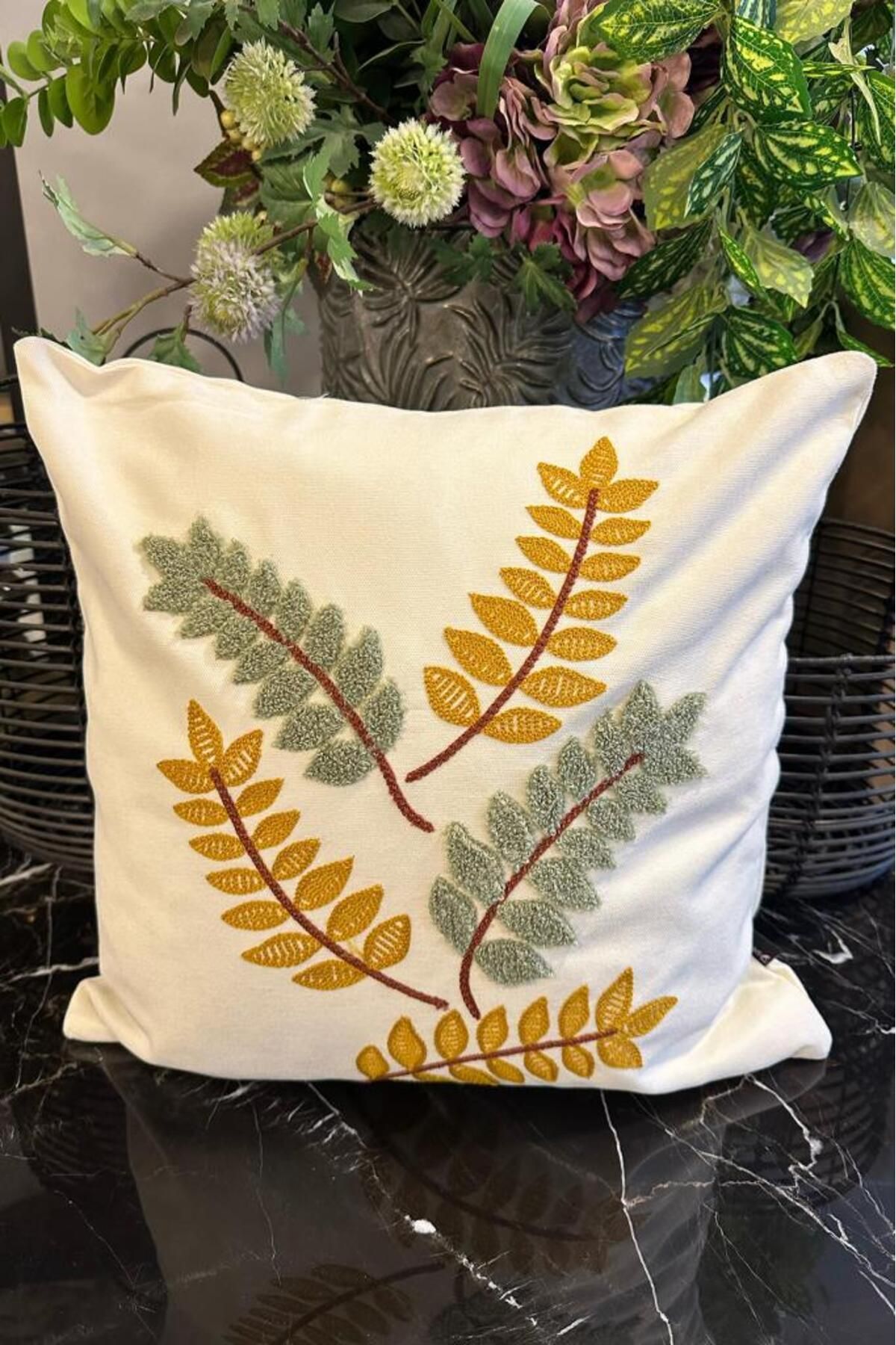 Çeyiz Diyarı Delfin Lüx Nakışlı Keten Kırlent Kılıfı 45x45 cm