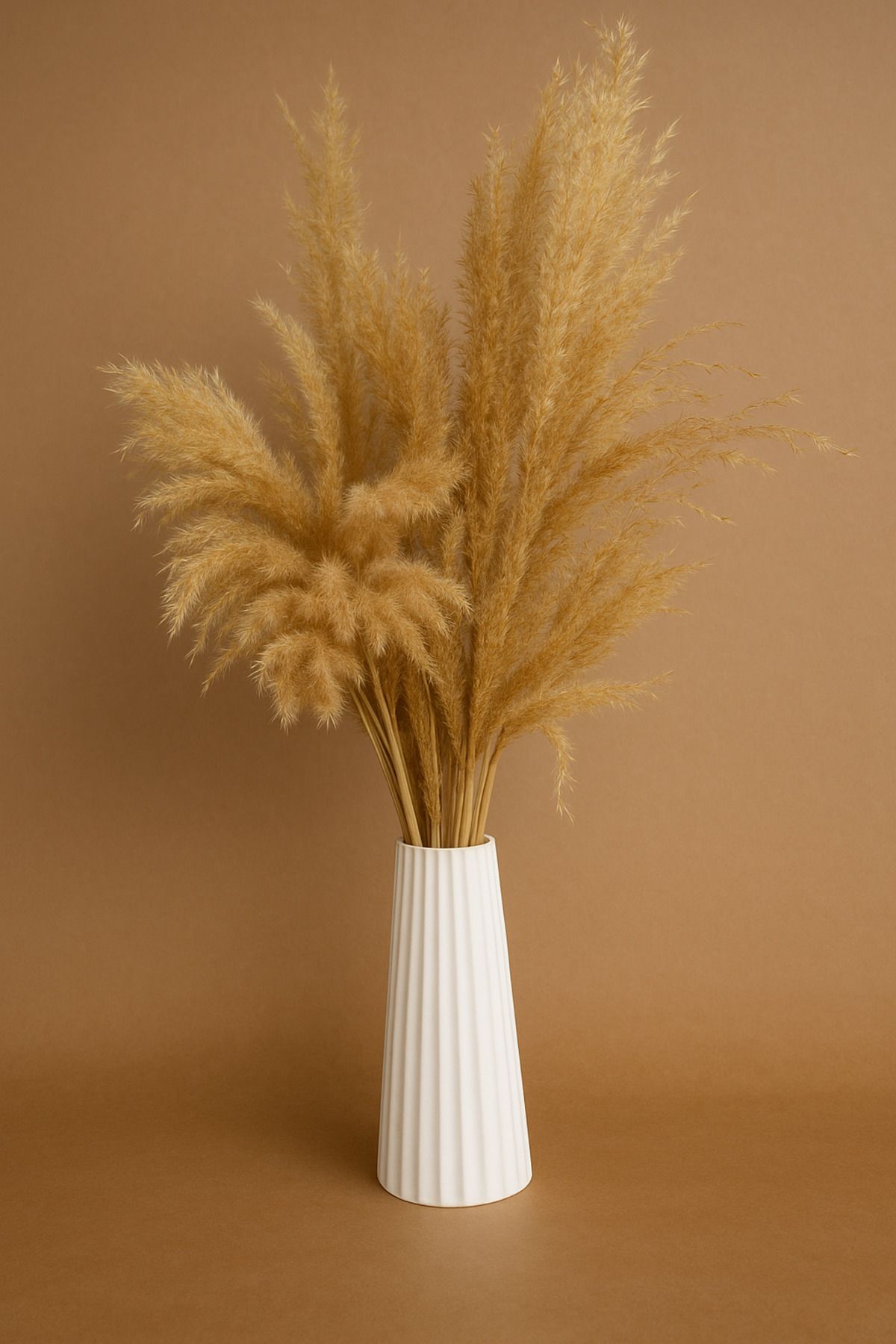 DEKORANLA Beyaz taş vazo ve doğal pampas otu dekor, el yapımı, şık ve minimalist tasarım