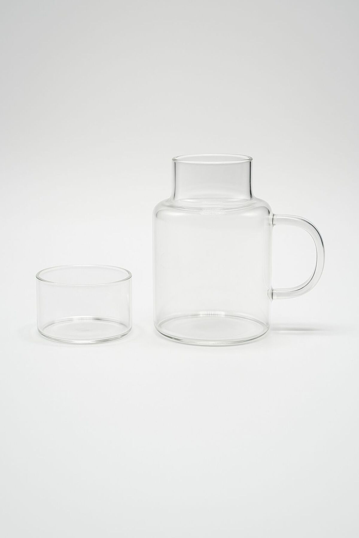 ERKUGO-Borosilicate Glass Bedside Jug and Cup – 2 in 1 Design with Lid 600ml 3