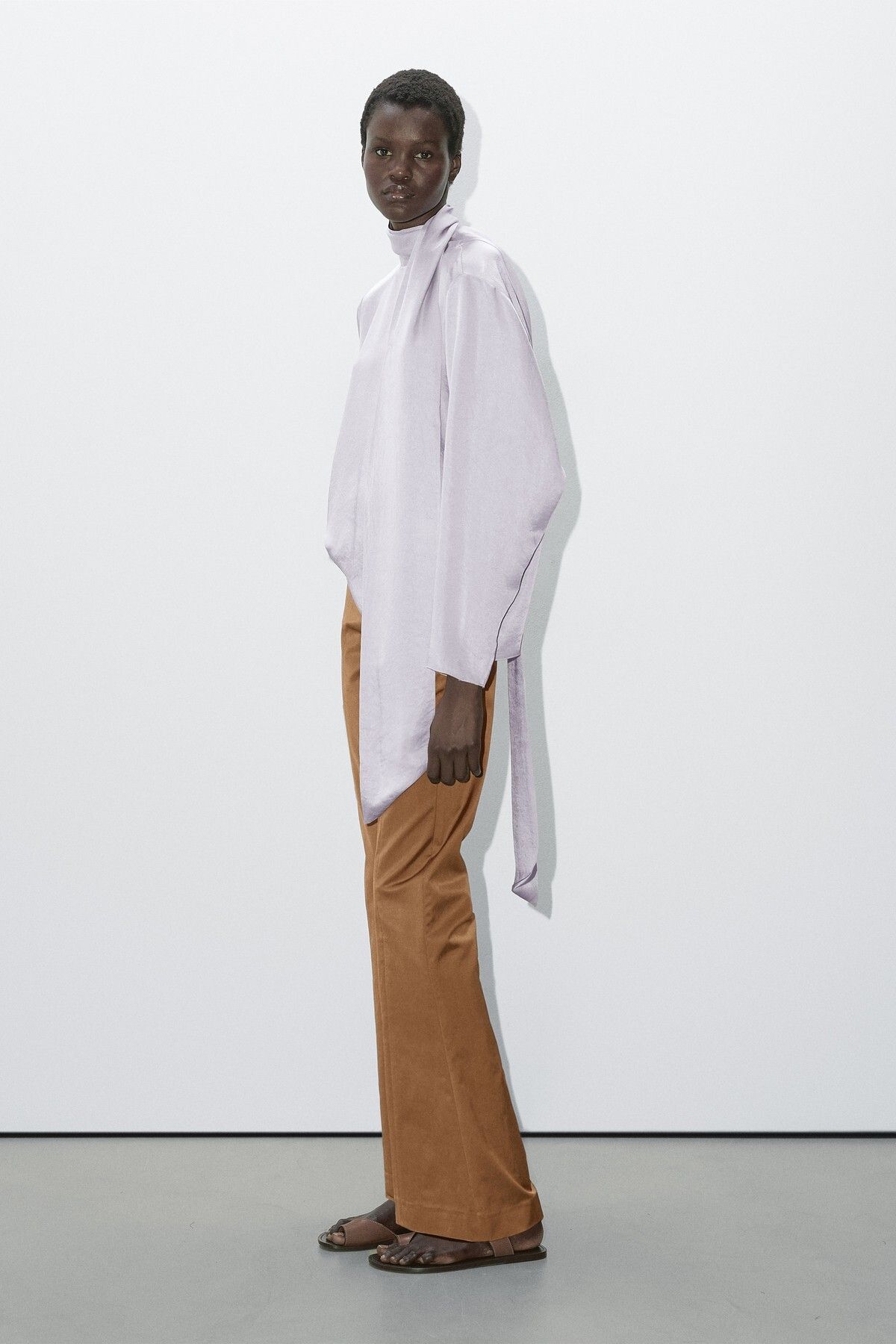 Massimo Dutti Sırt dekolteli dökümlü bluz - Studio