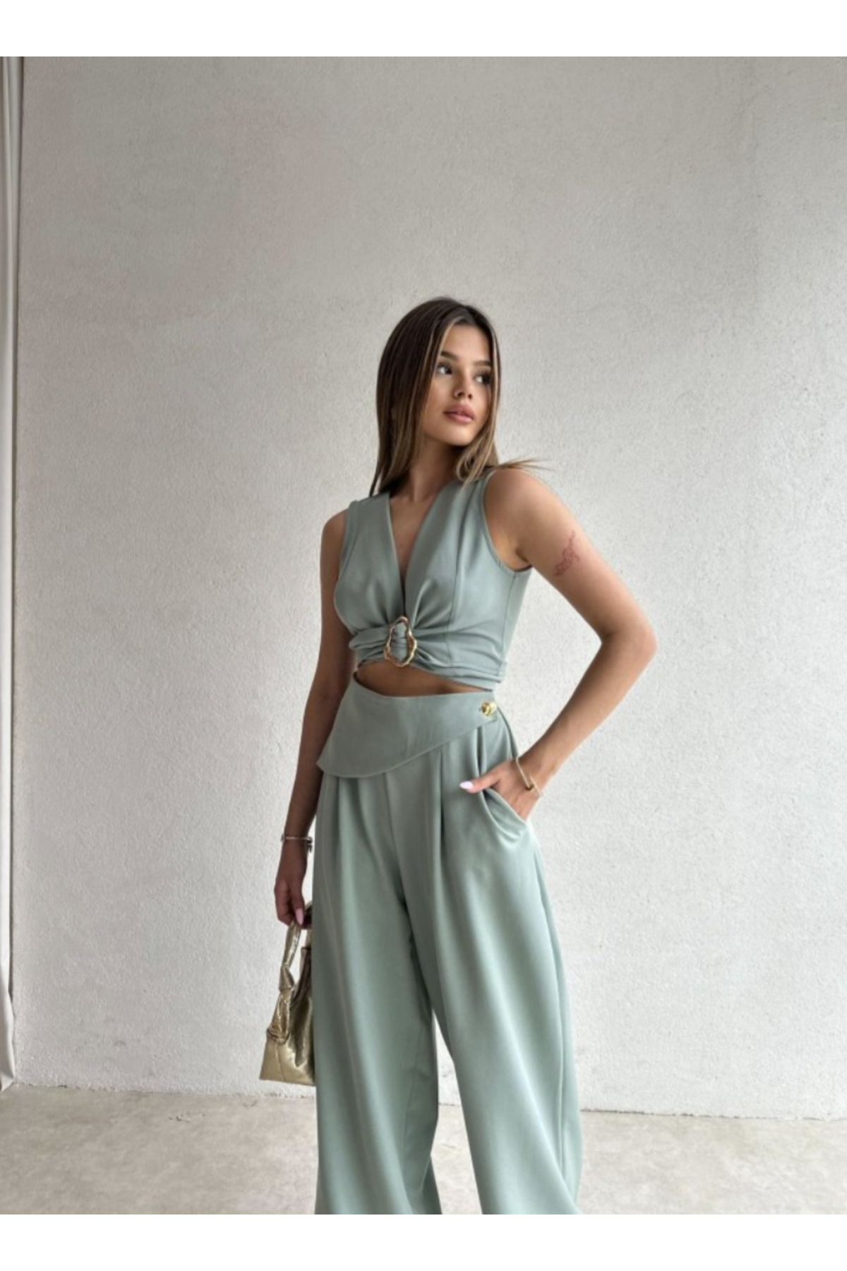 Klex Kadın Kuşaklı Tokalı Crop Bluz ve Palazzo Pantolon Takım - Bordo | Mint | Siyah | Vizon