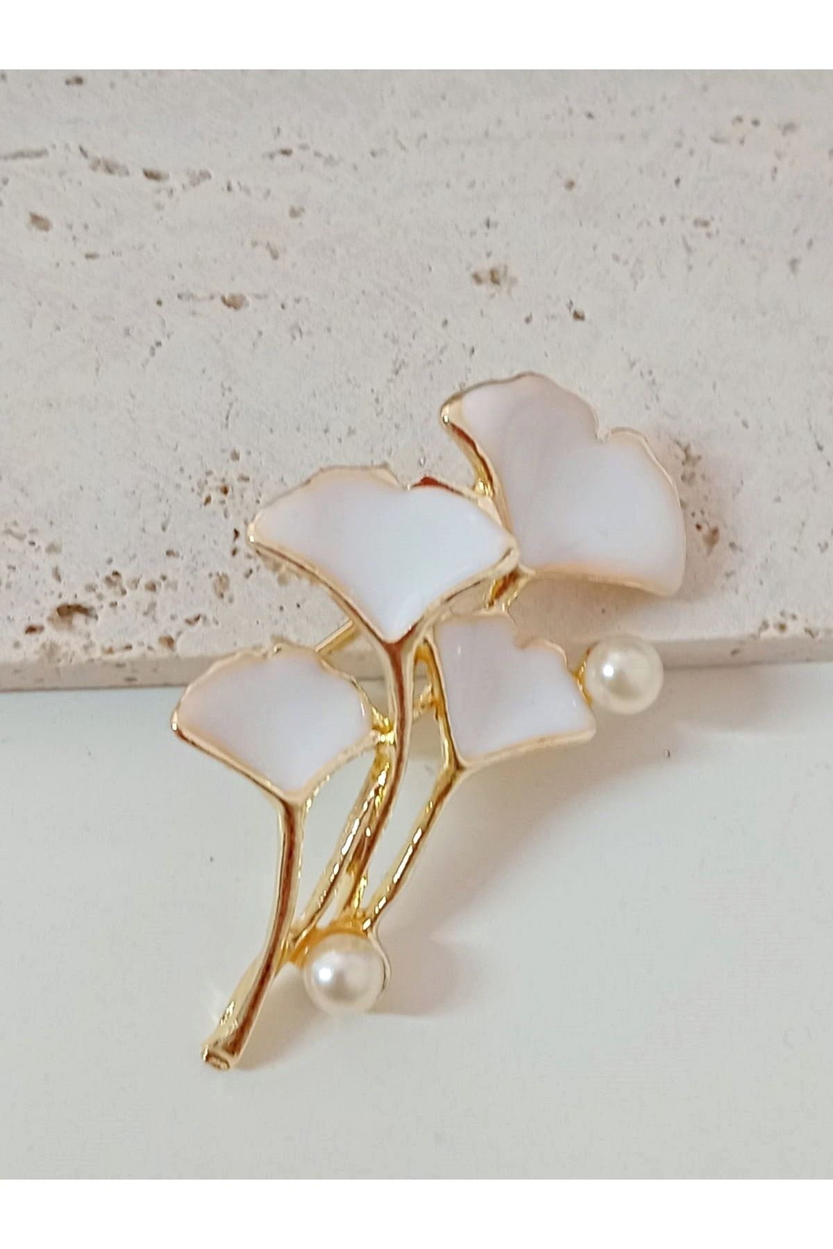 mos&more Beyaz Gold İncili Gingko Şık Broş