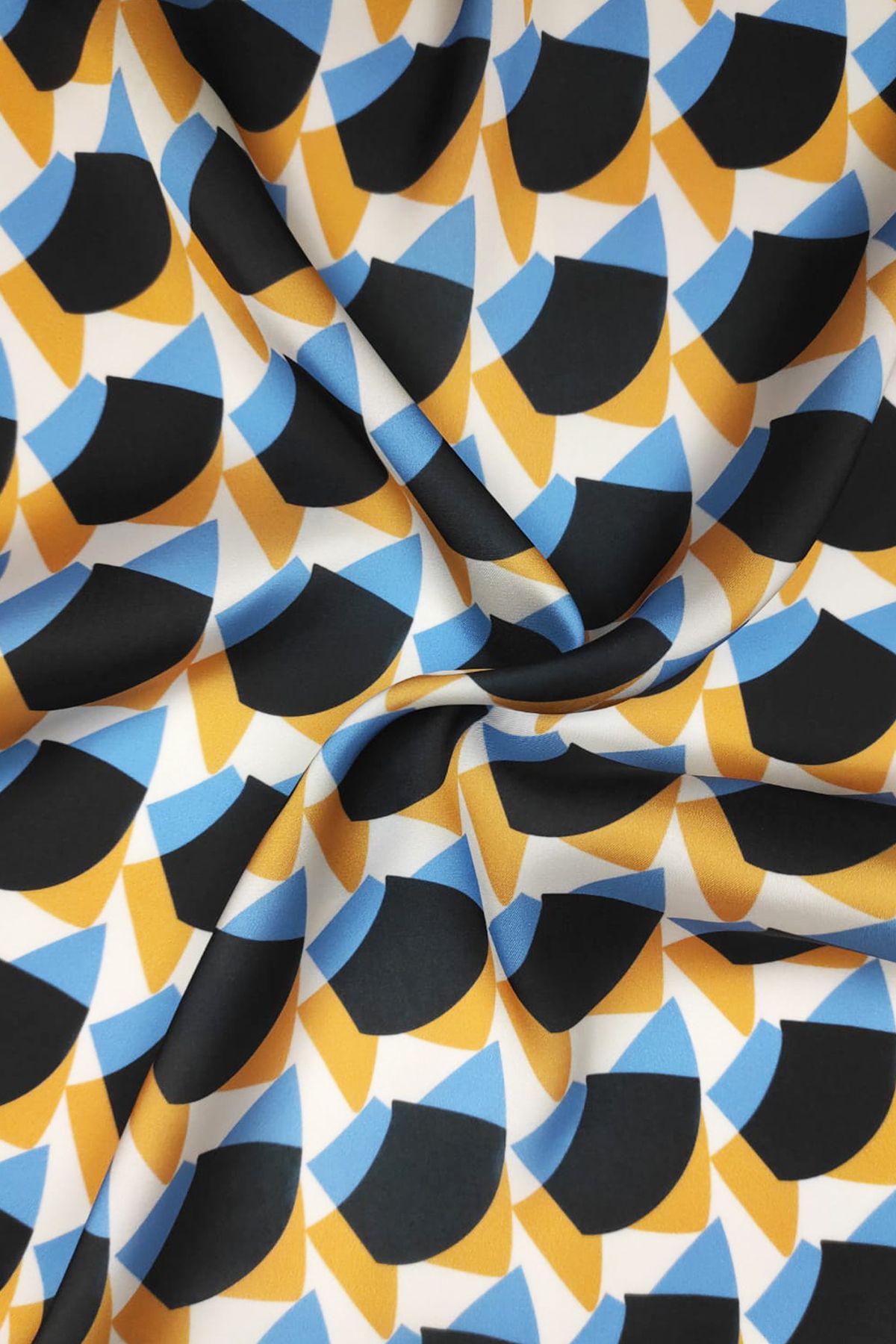 SARDO KUMAŞ Geometrik Desenli Dijital Baskılı Şifon Saten Kumaş / En 1,50 cm - Elbise , Perde ve Kırlent