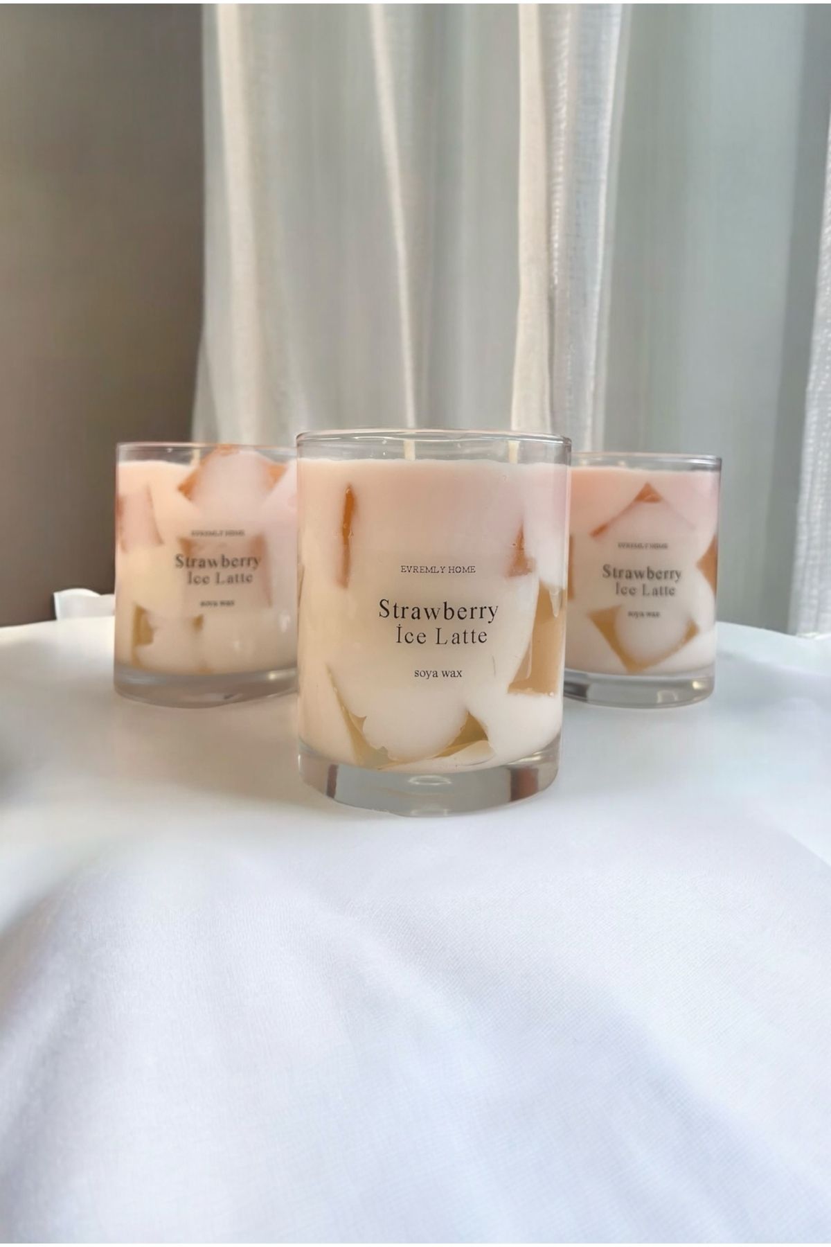 DEKORANLA Pembe Çilekli Latte Bardak Mum, %100 Doğal Soya Wax, hoş koku ve şık tasarım