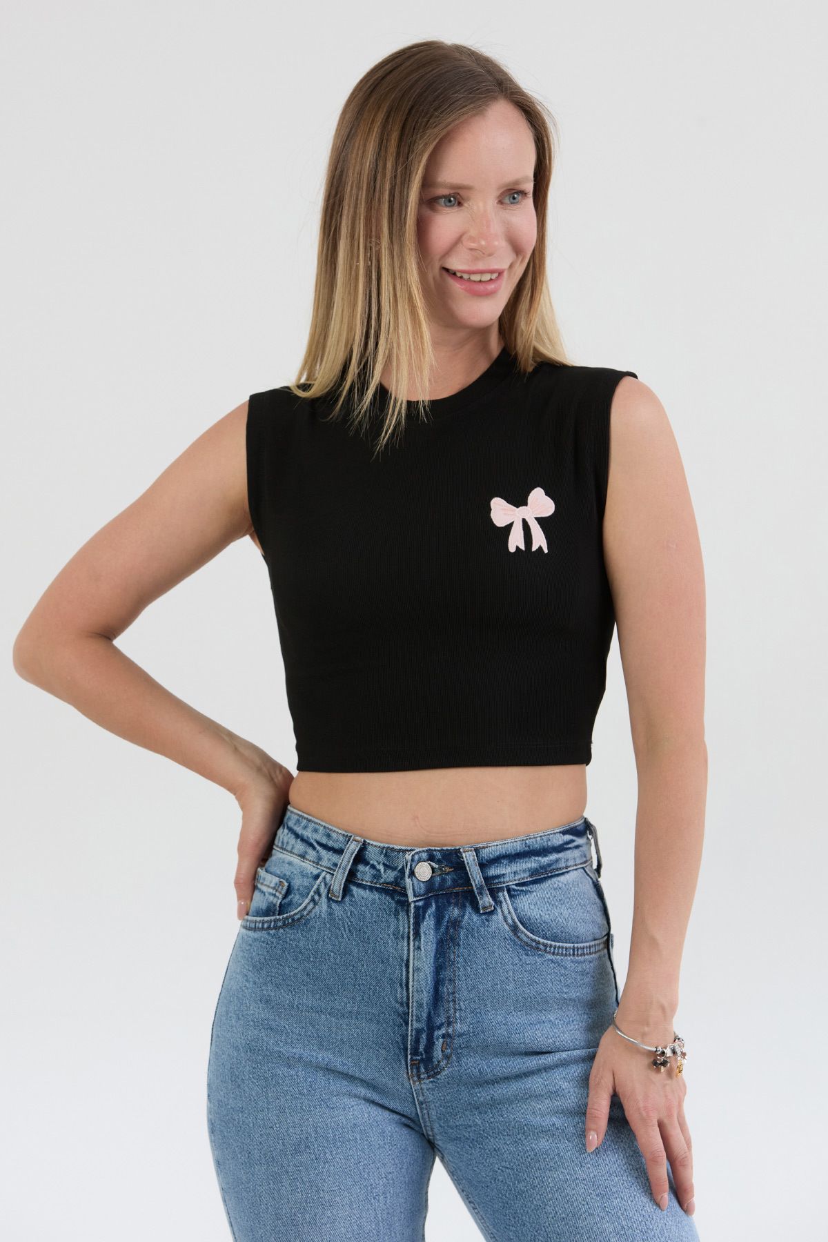 Fulla Moda Kurdele Nakışlı Fitilli Crop Body