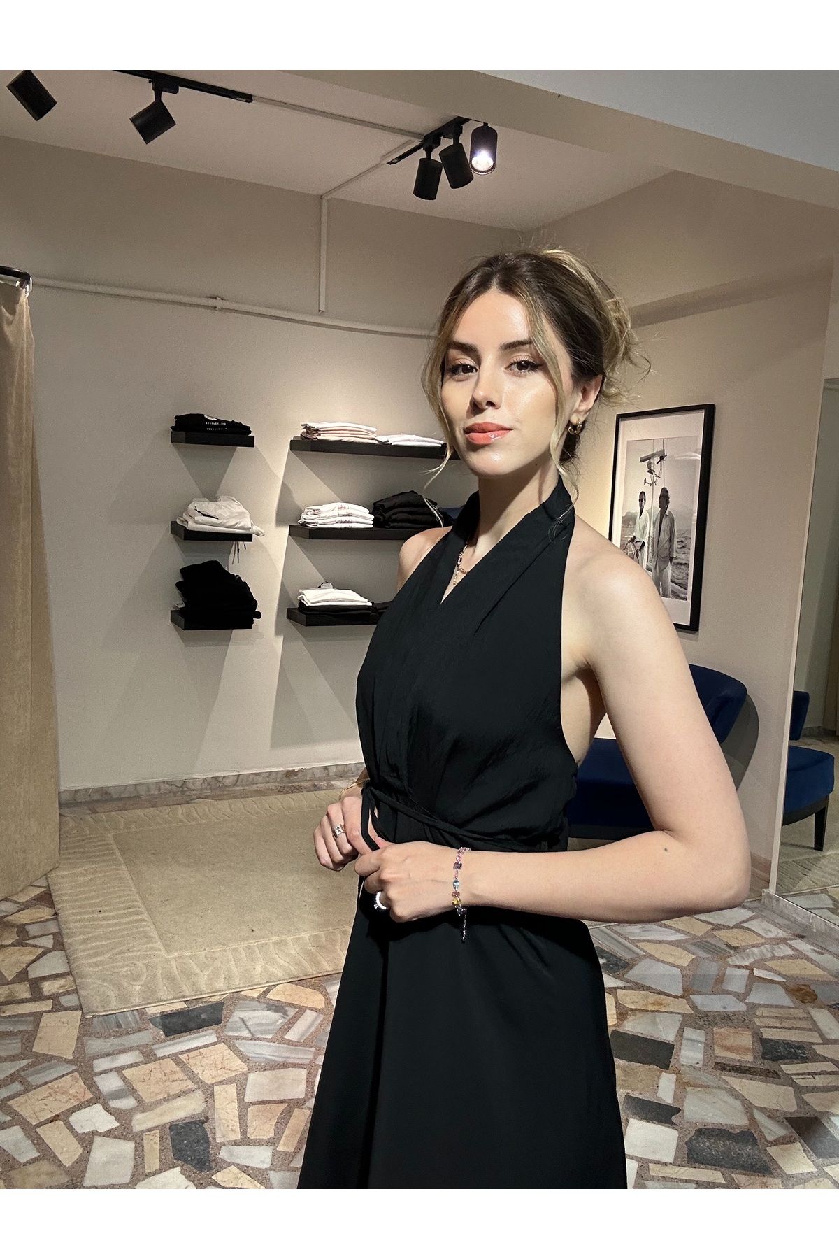 Butik Siyah kruvaze yaka sırtı açık elbise