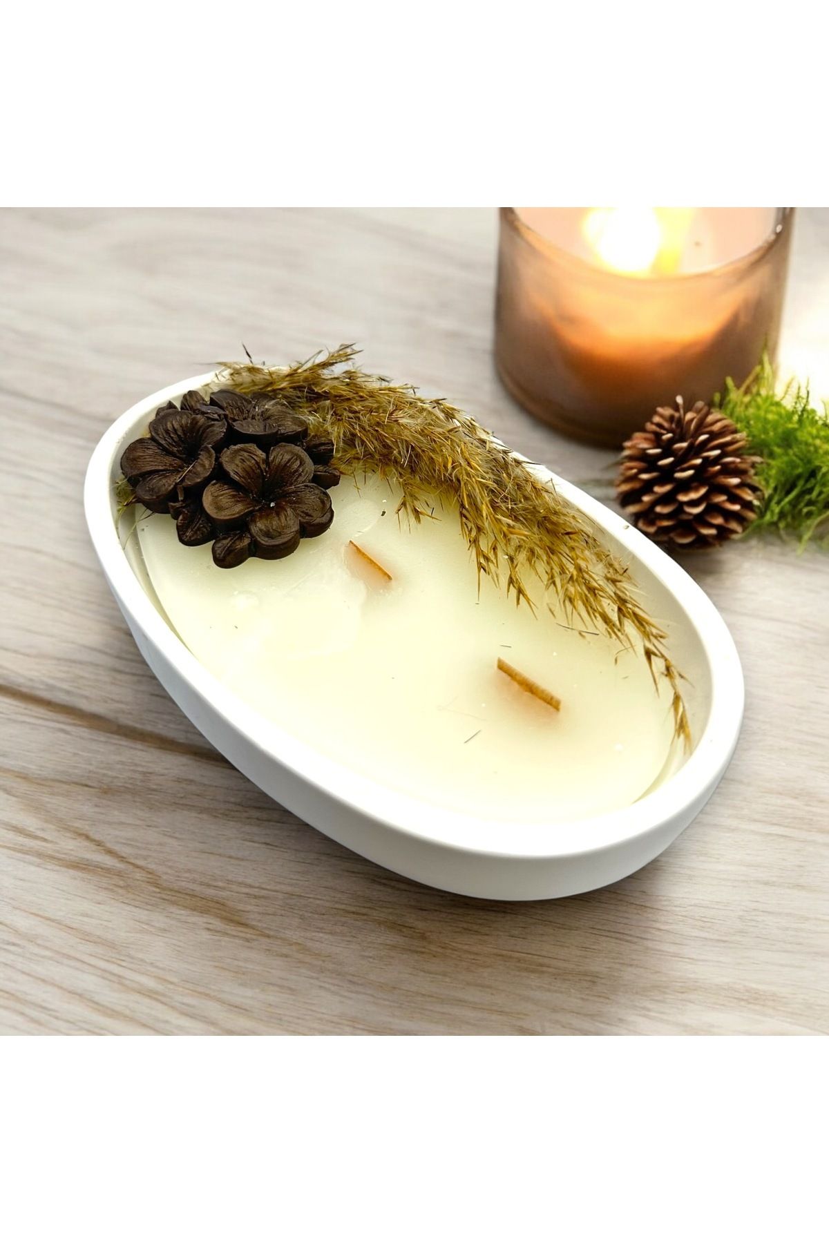 DEKORANLA Beyaz kayık tabak ve çiçekli mumluk seti, şık ev dekorasyonu için ideal