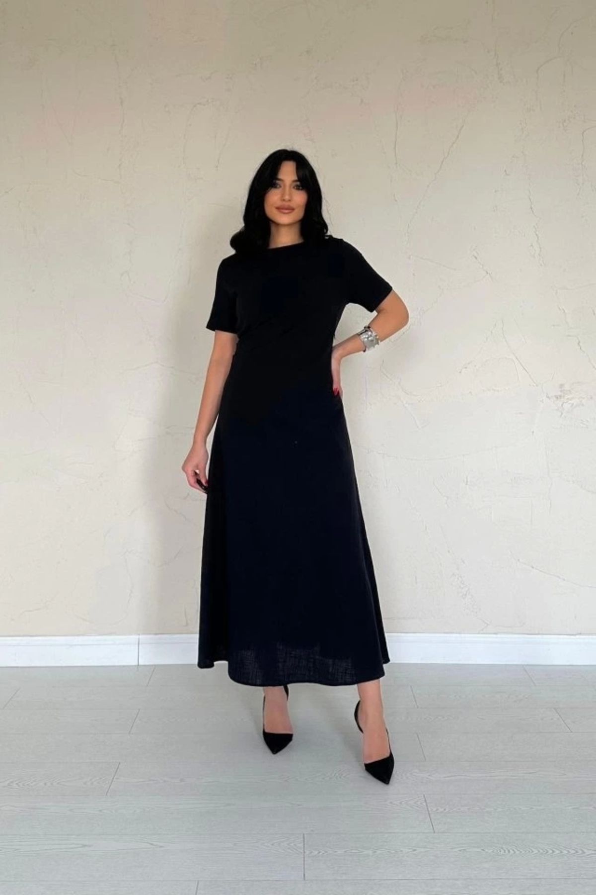 Butik Siyah Pileli Bisiklet Yaka Elbise