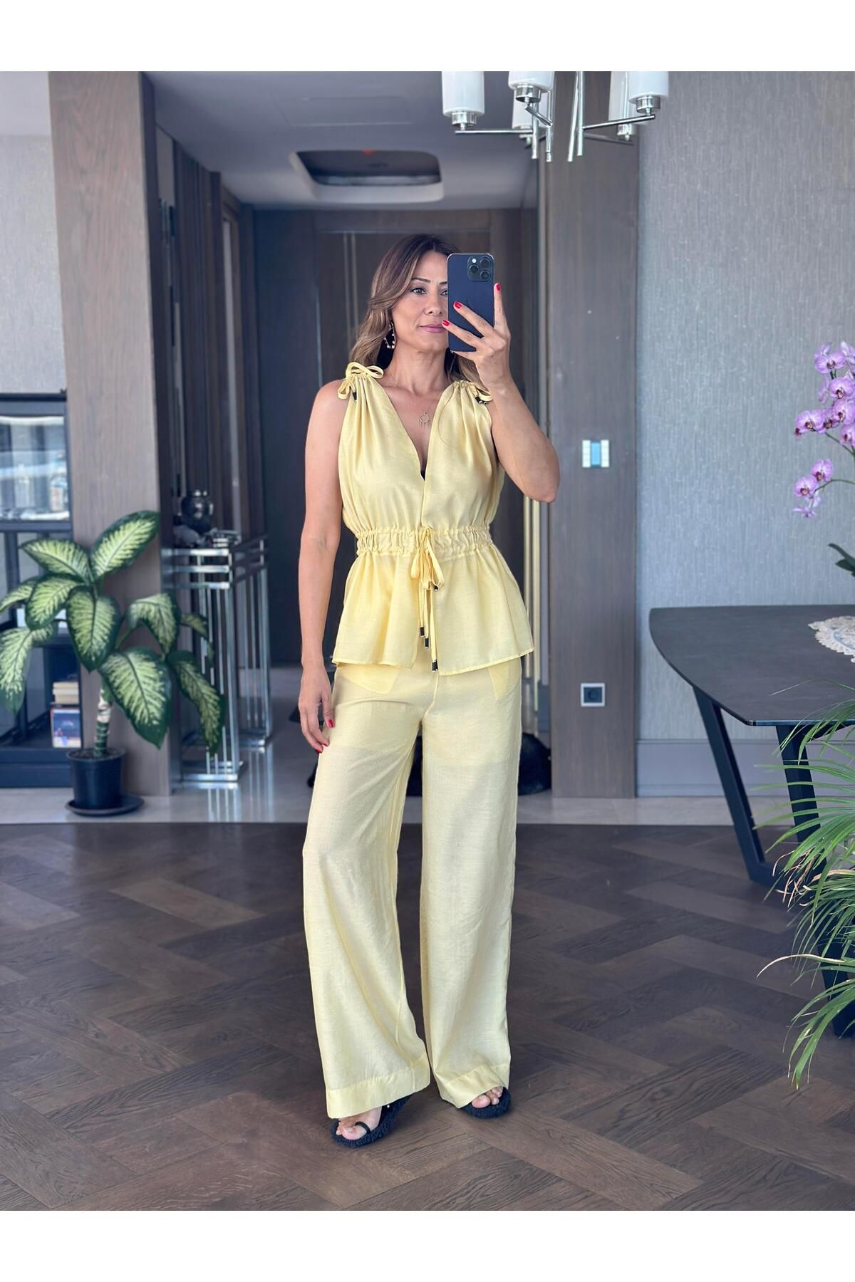 Forlady Butik Sarı Omzu Ve Önü Bağcıklı Bluz Pantolon Kadın İkili Takım