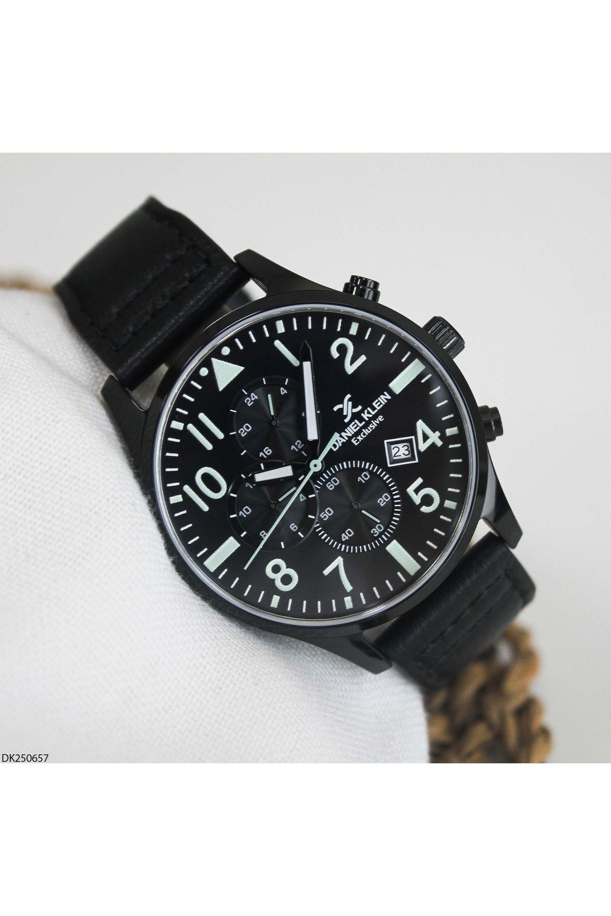 Daniel Klein DK250657 Deri Kordonlu Erkek Kol Saati