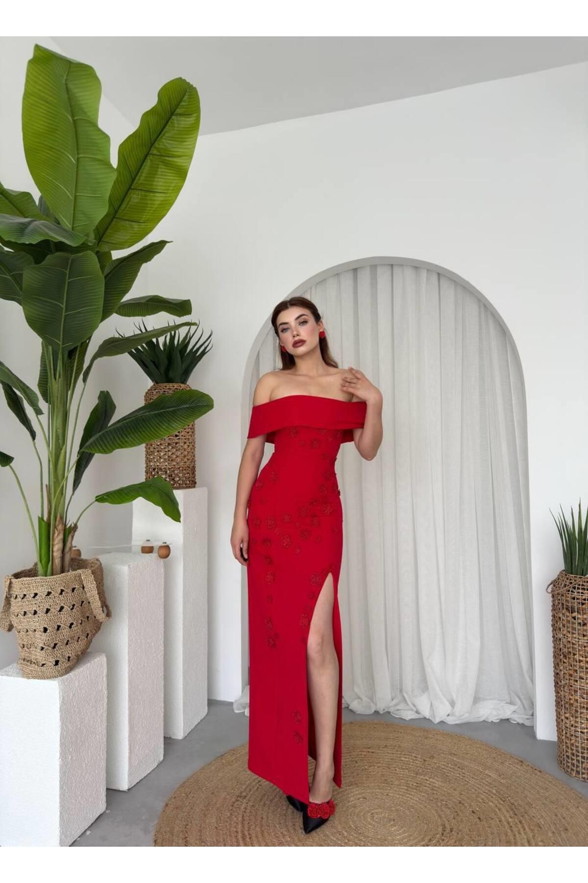 conconmoda Cası Straplez Papatya Detay Uzun Atlas