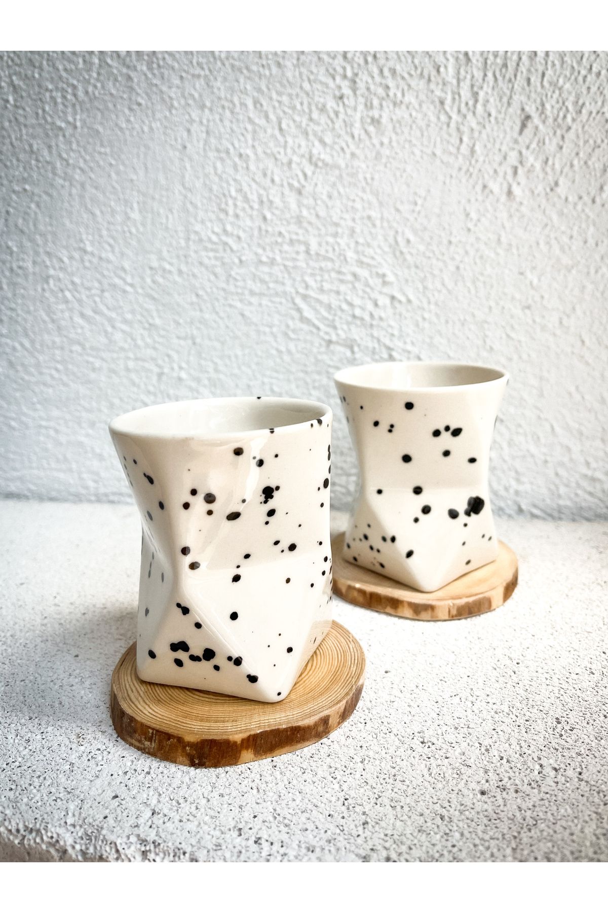 Atölye Nana El Yapımı Stoneware Ahşap Altlıklı Geometrikform Kulpsuz Ikili Filtre Kahve Bardağı