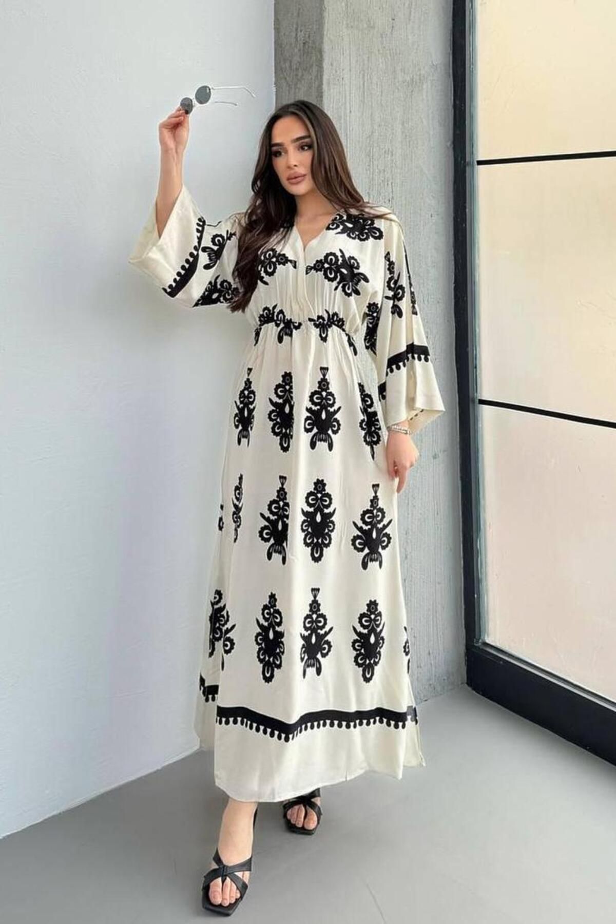 mira belle boutique wear since 2025 Kruvaze Yaka Beyaz Yazlık Elbise