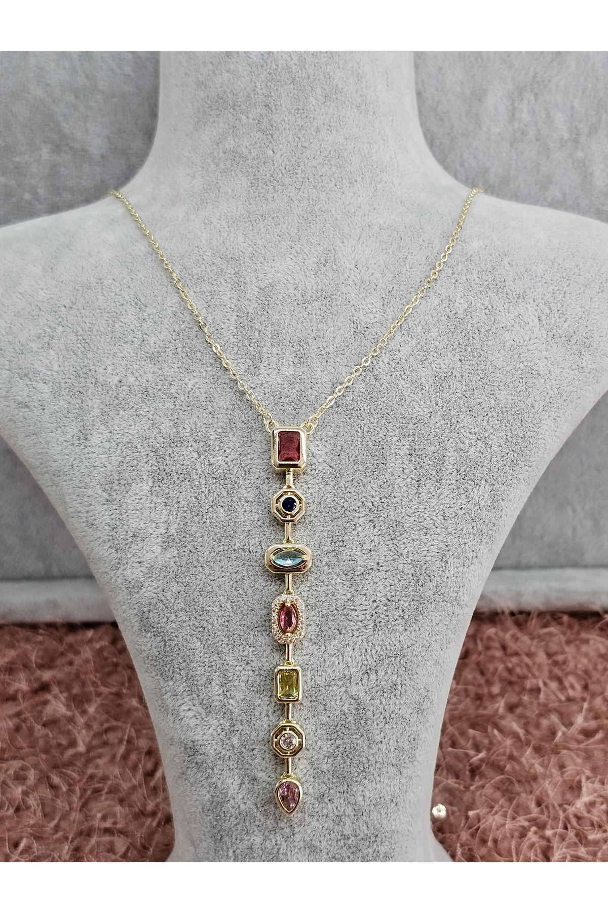 SiestaAccessories Gold Renk Yedi Renkli Taşlı Çelik Y Kolye