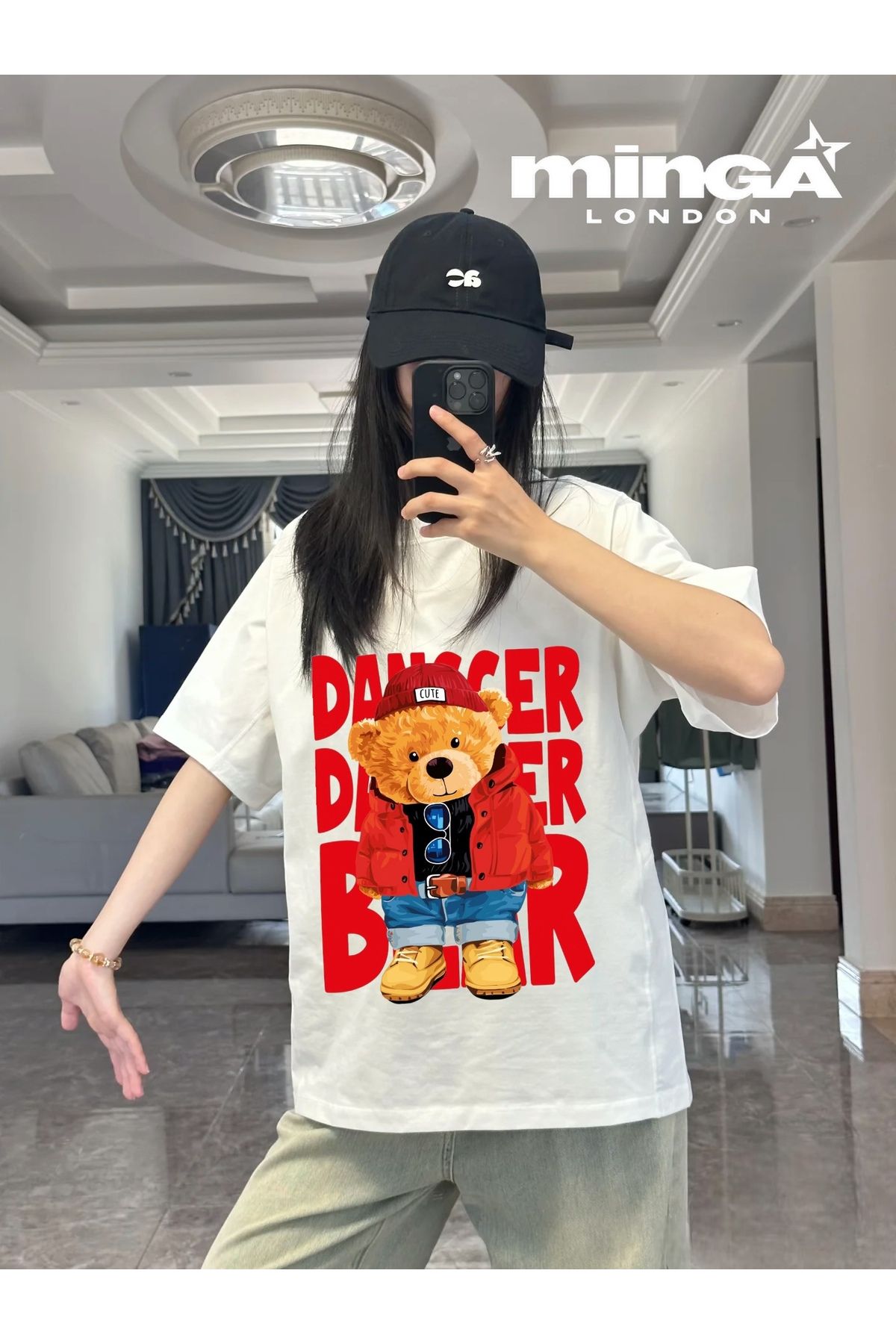 Minga London Kırmızı Dancer Bear Baskılı Beyaz Oversize Tshirt- Minga London