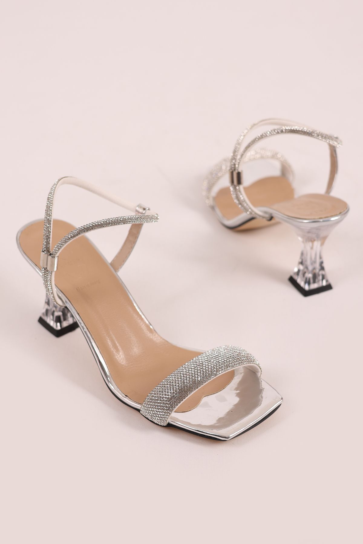 SHOESSHOPS Tek Bant Taş İşlemeli Kadın Abiye Topuklu Ayakkabı