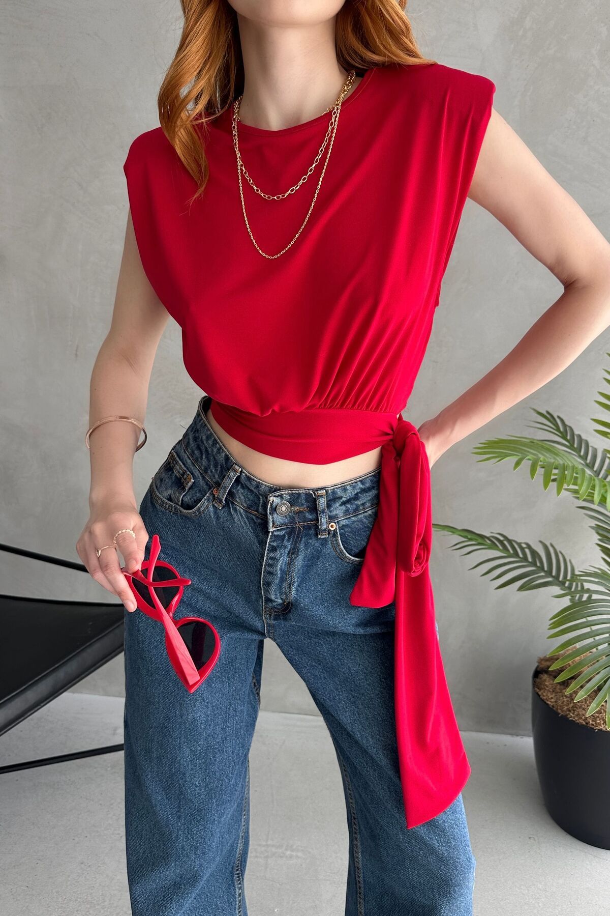 Pink Stil Omuzu Vatkalı Beli Kuşaklı Bluz
