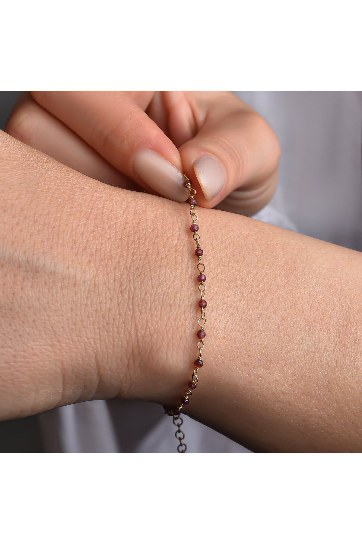 Nox Jewelry 14 Ayar Altın Kaplama Garnet Kırmızı Renkli Doğal Taş El Yapımı Gümüş Bileklik - CBS00128