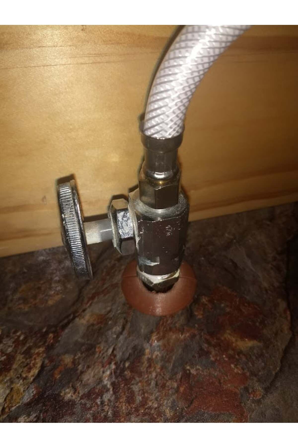 Lucest PEX Tuvalet Suyu Hattı Sabitleyici Burç (Plastik Aparattır!!!)