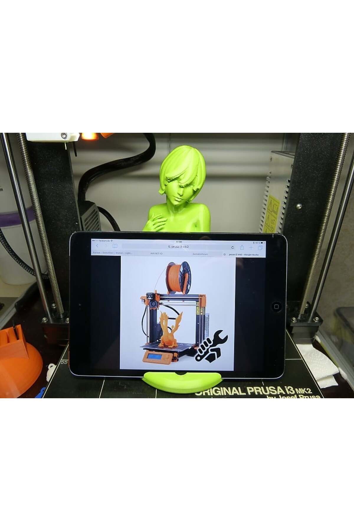 Lucest iPad standı (Plastik Aparattır!!!)
