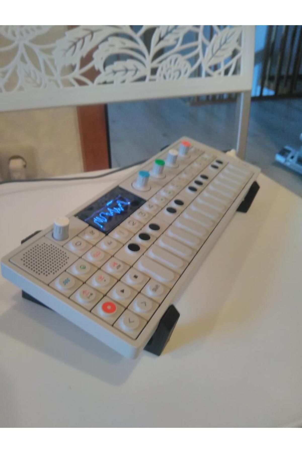 Lucest Genç Mühendislik OP-1 Standı (Plastik Aparattır!!!)