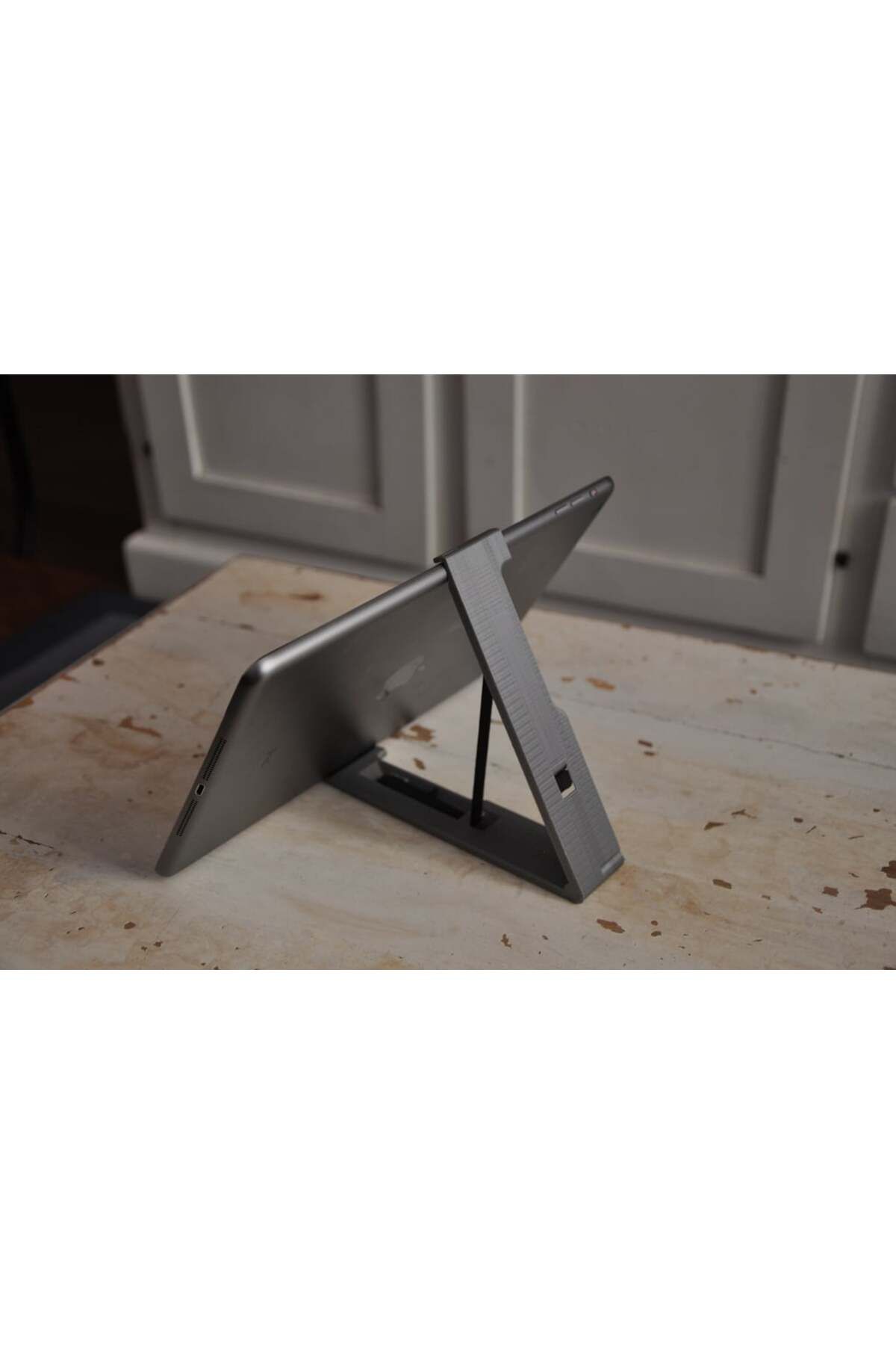 Lucest Katlanabilir tablet standı (Plastik Aparattır!!!)