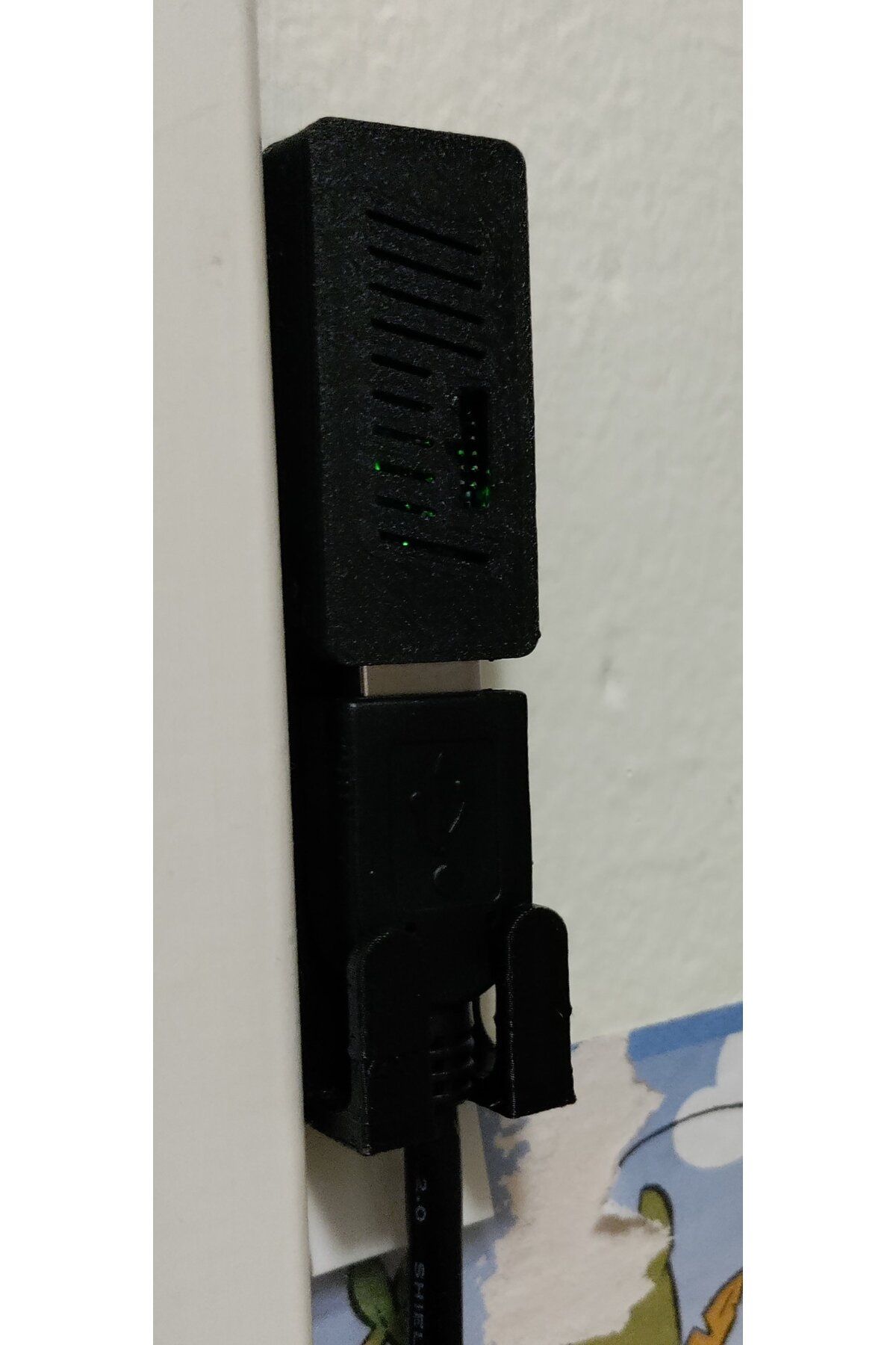 Lucest USB Kablo Tutucu (Plastik Aparattır!!!)