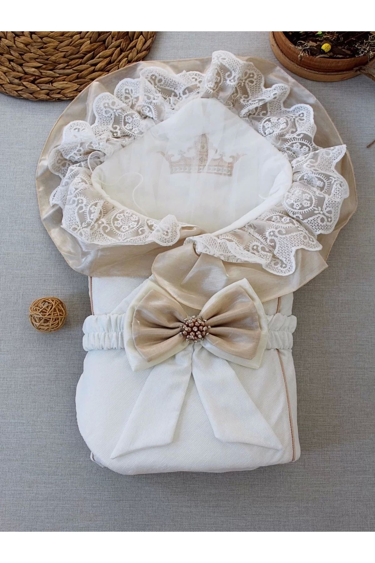 Haye Collection Yenidoğan Nil Taç Nakışlı Kumru Kundak Bebek Battaniyesi Sütlü Kahve